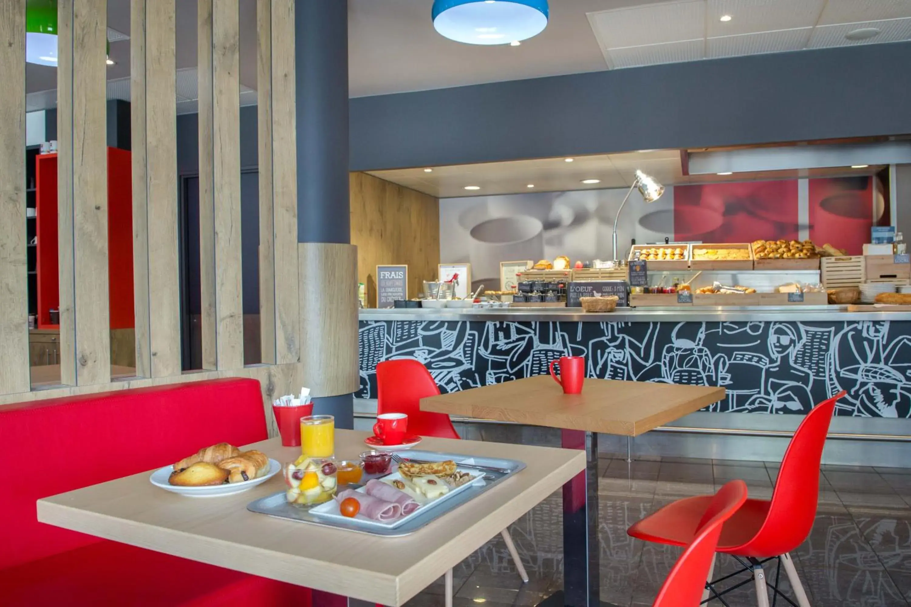 Restaurant/Places to Eat in ibis Cannes Mandelieu