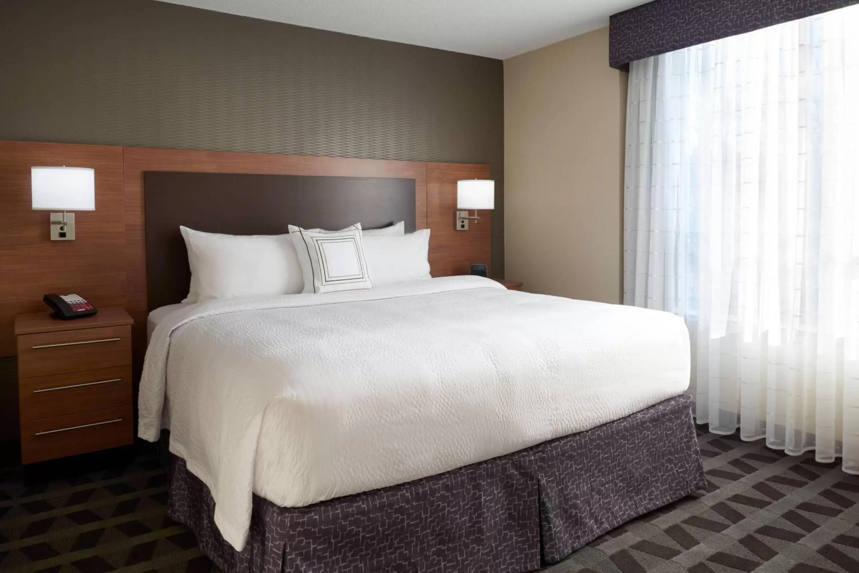 Bedroom, Bed in TownePlace Suites by Marriott Windsor