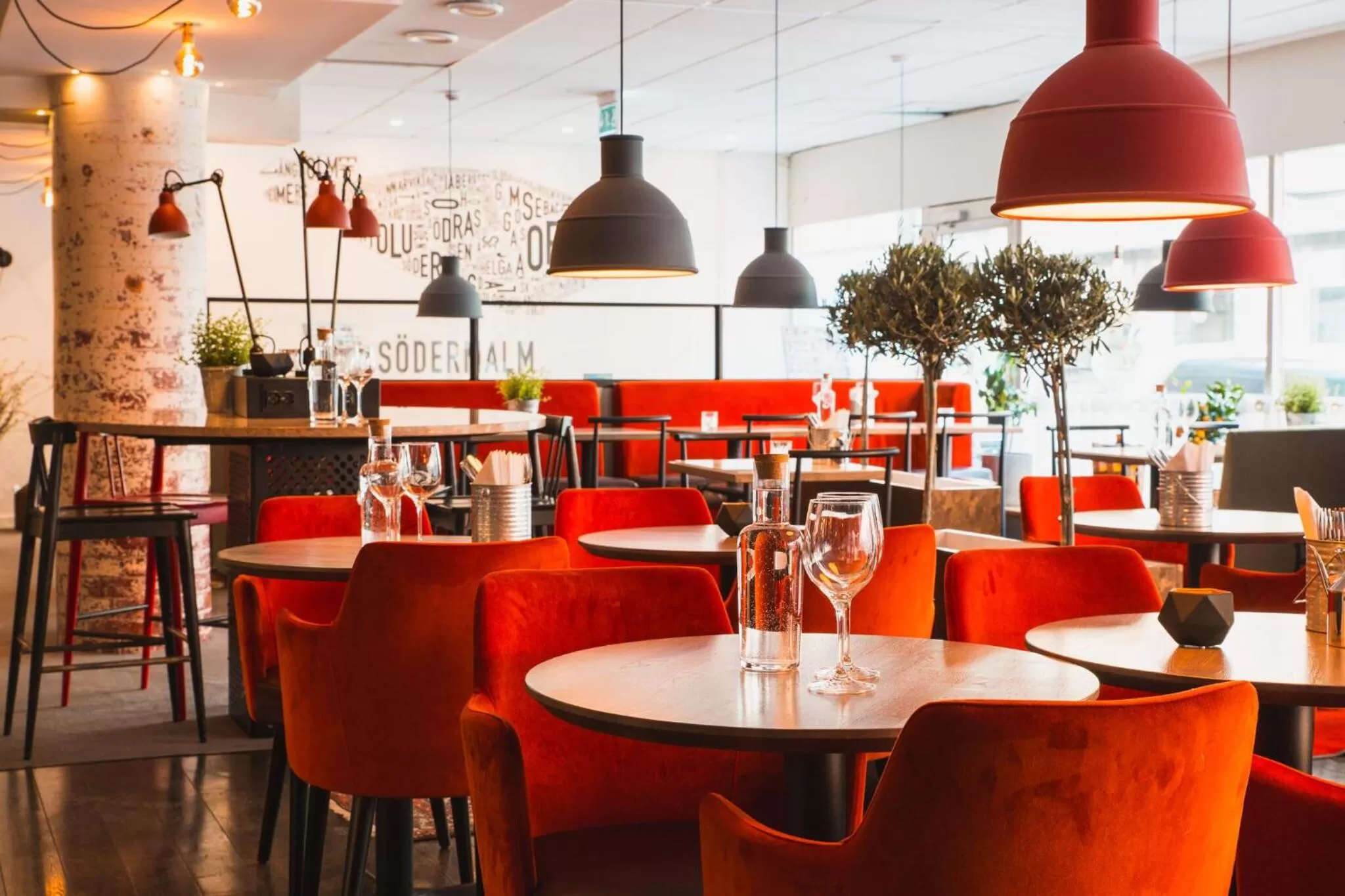 Restaurant/places to eat in Hotel Point