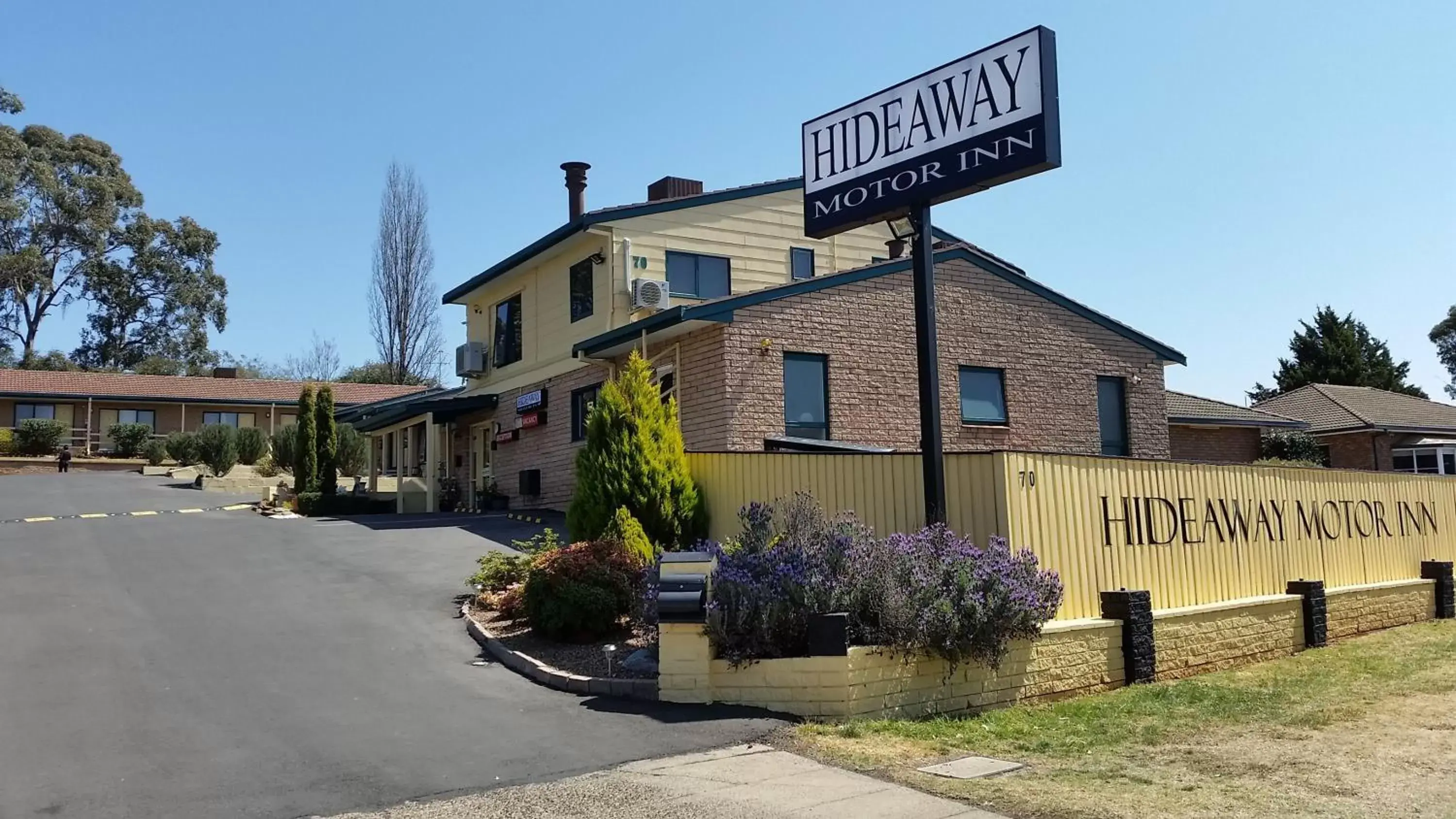 Facade/entrance, Property Building in Hideaway Motor Inn