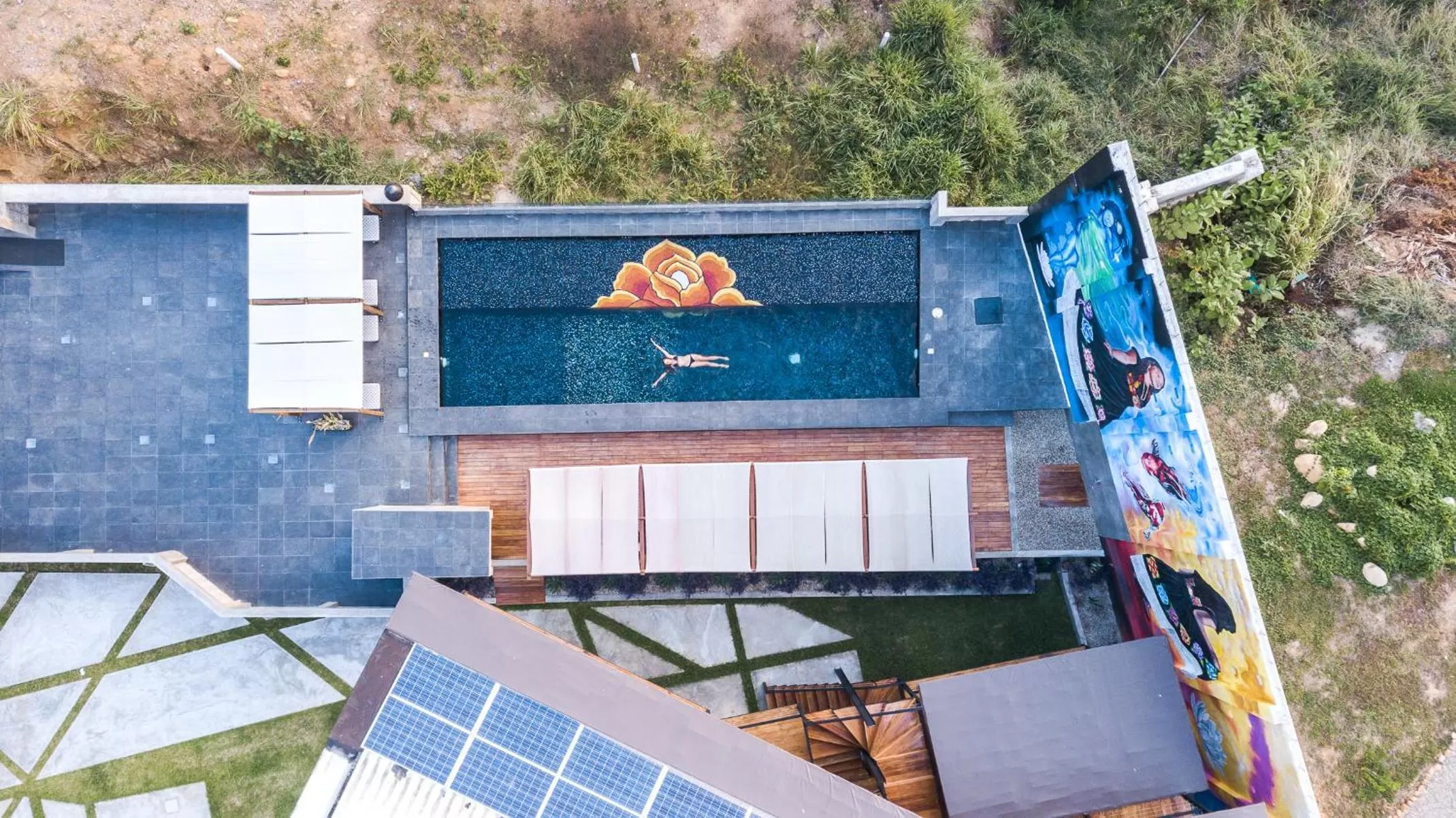 Patio in Cabane Container Hotel - ADULTS ONLY