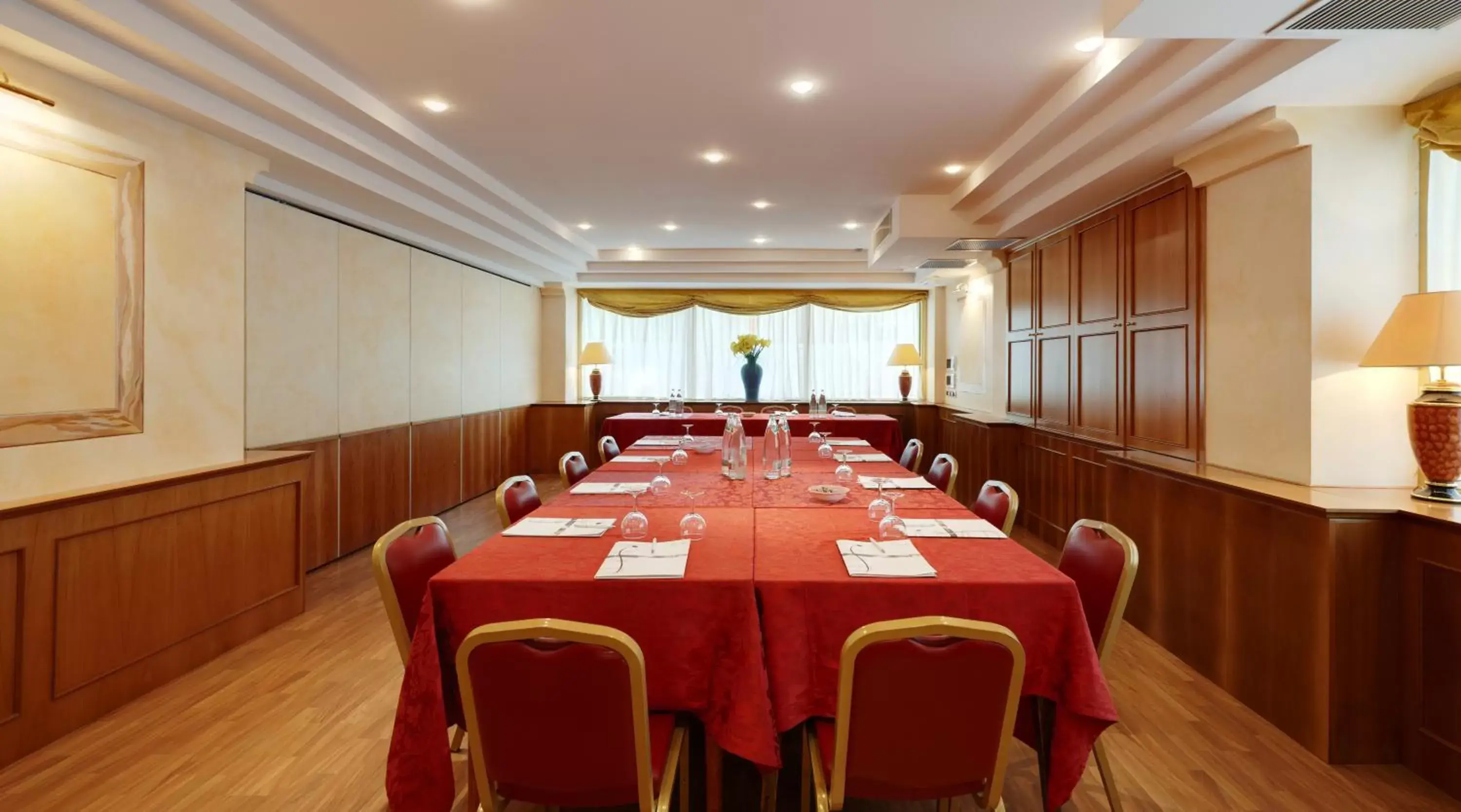 Meeting/conference room in Bio Boutique Hotel XU' - Perù Ambienthotels