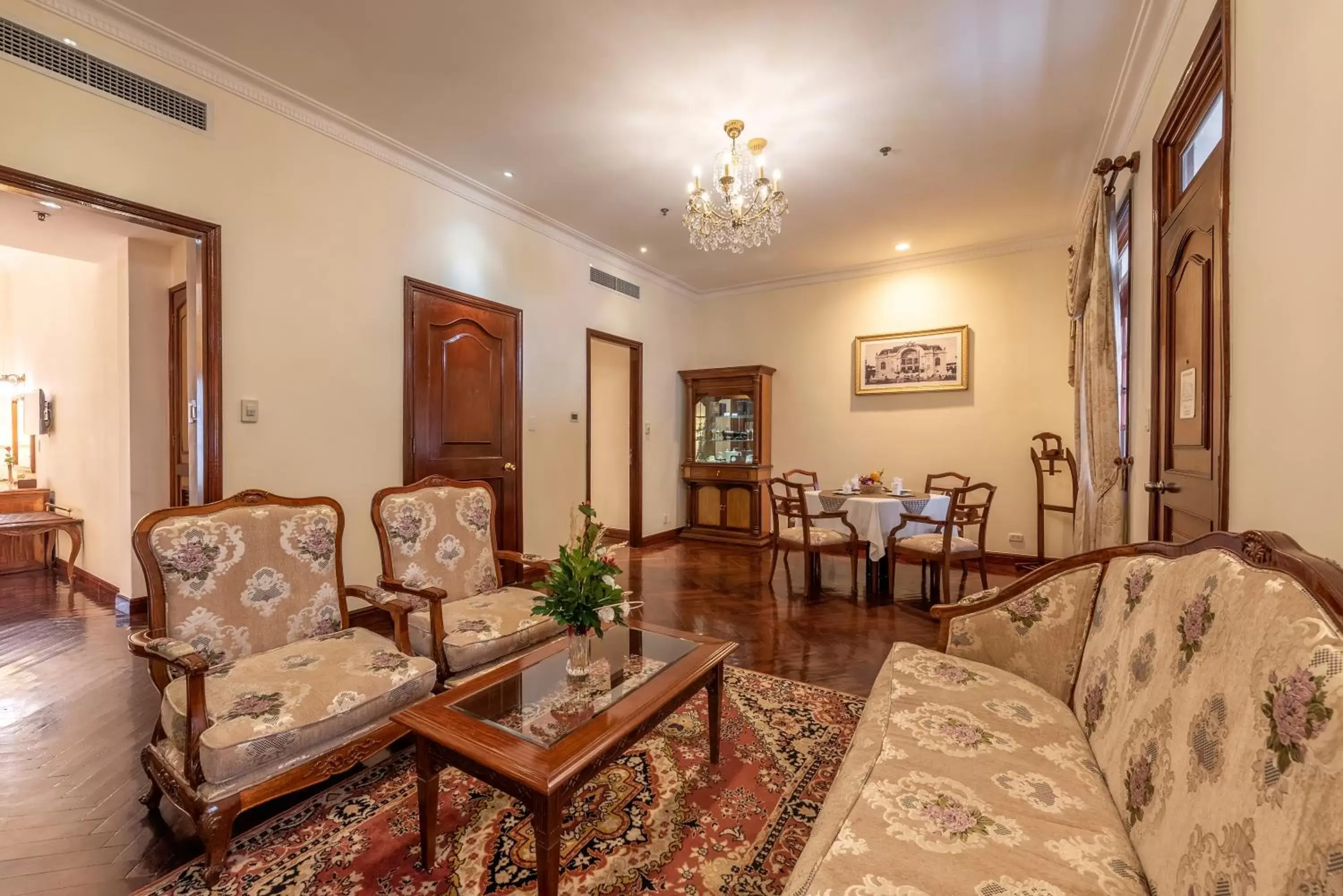 Living room, Seating Area in Hotel Grand Saigon