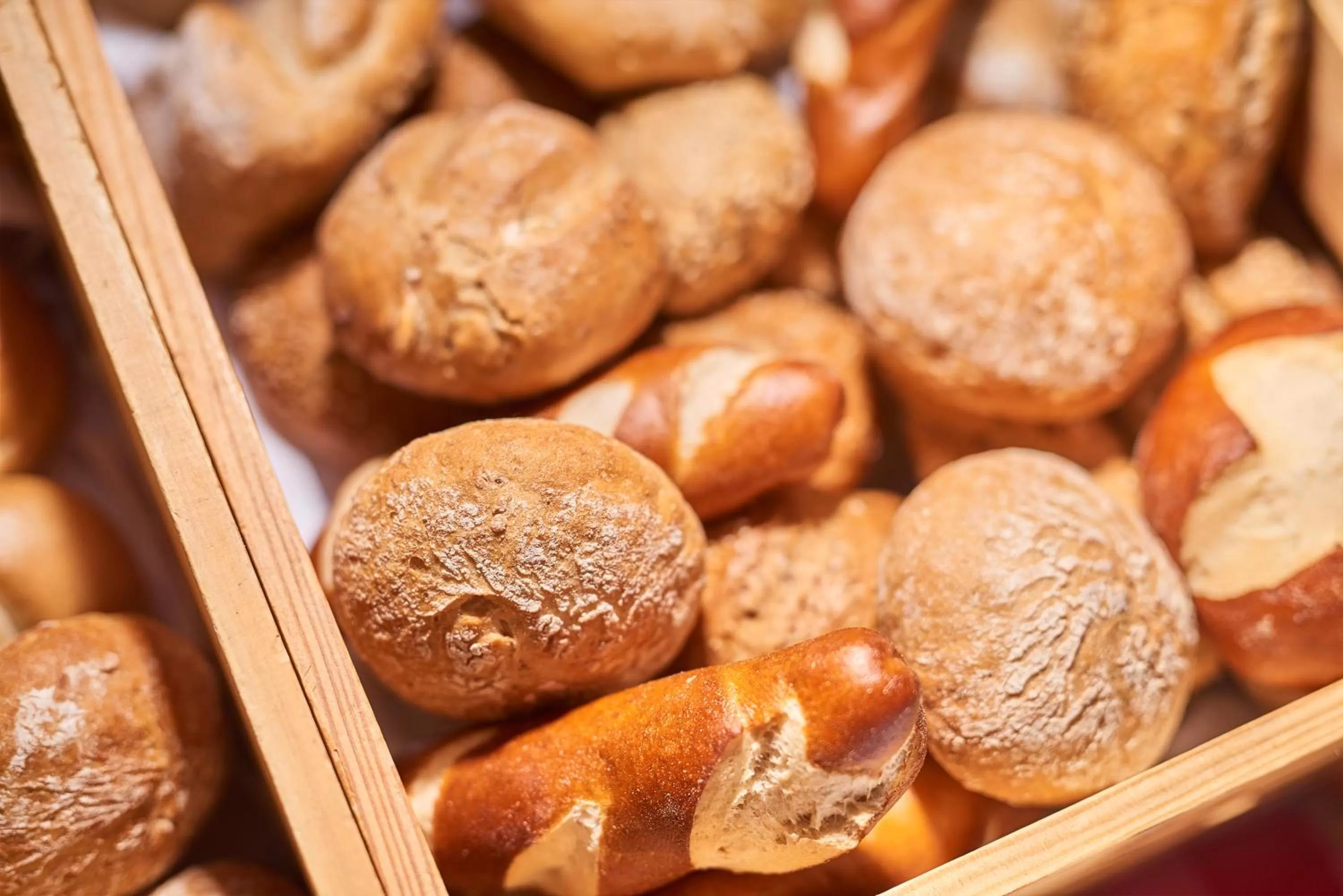 Buffet breakfast in Hotel Zur Alten Brücke