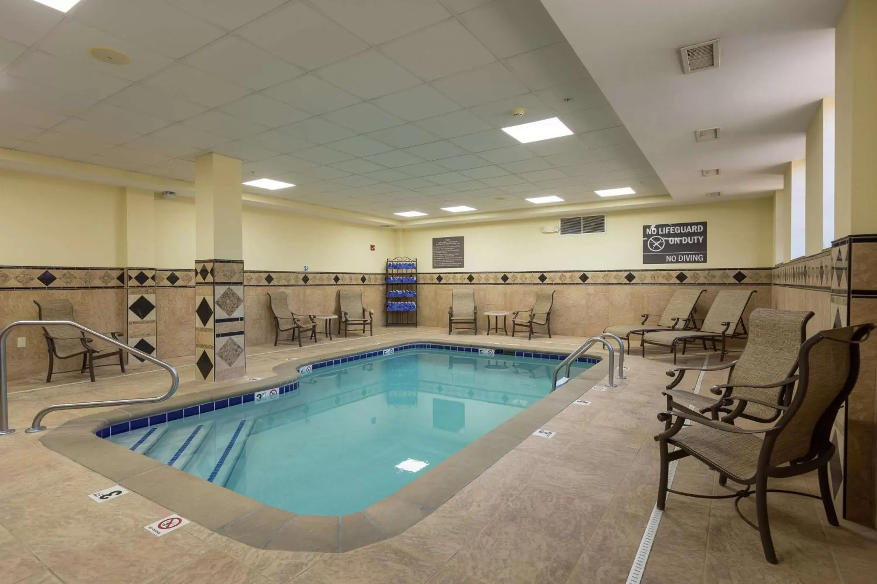 Pool view, Swimming Pool in Hampton Inn & Suites Knoxville-Downtown