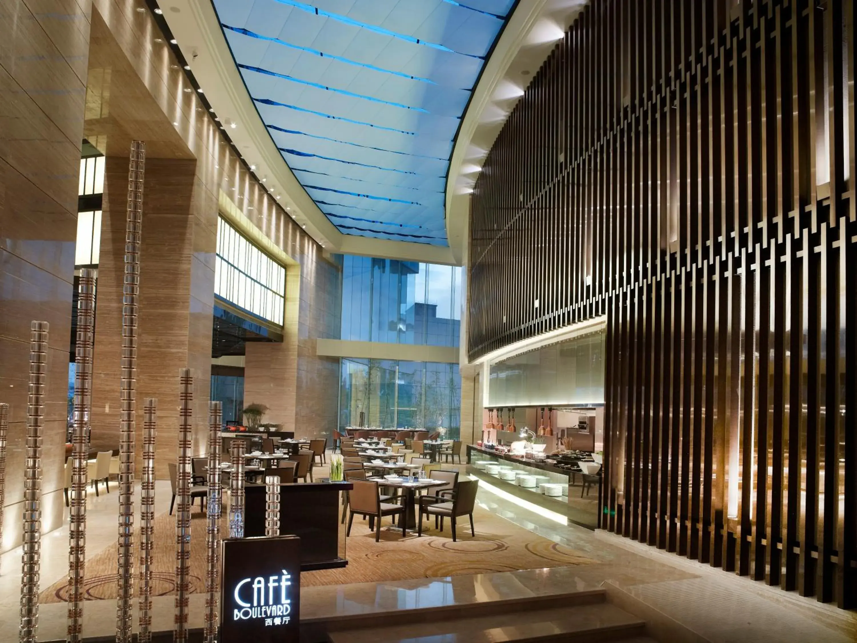 Restaurant/Places to Eat in Crowne Plaza Huizhou, an IHG Hotel