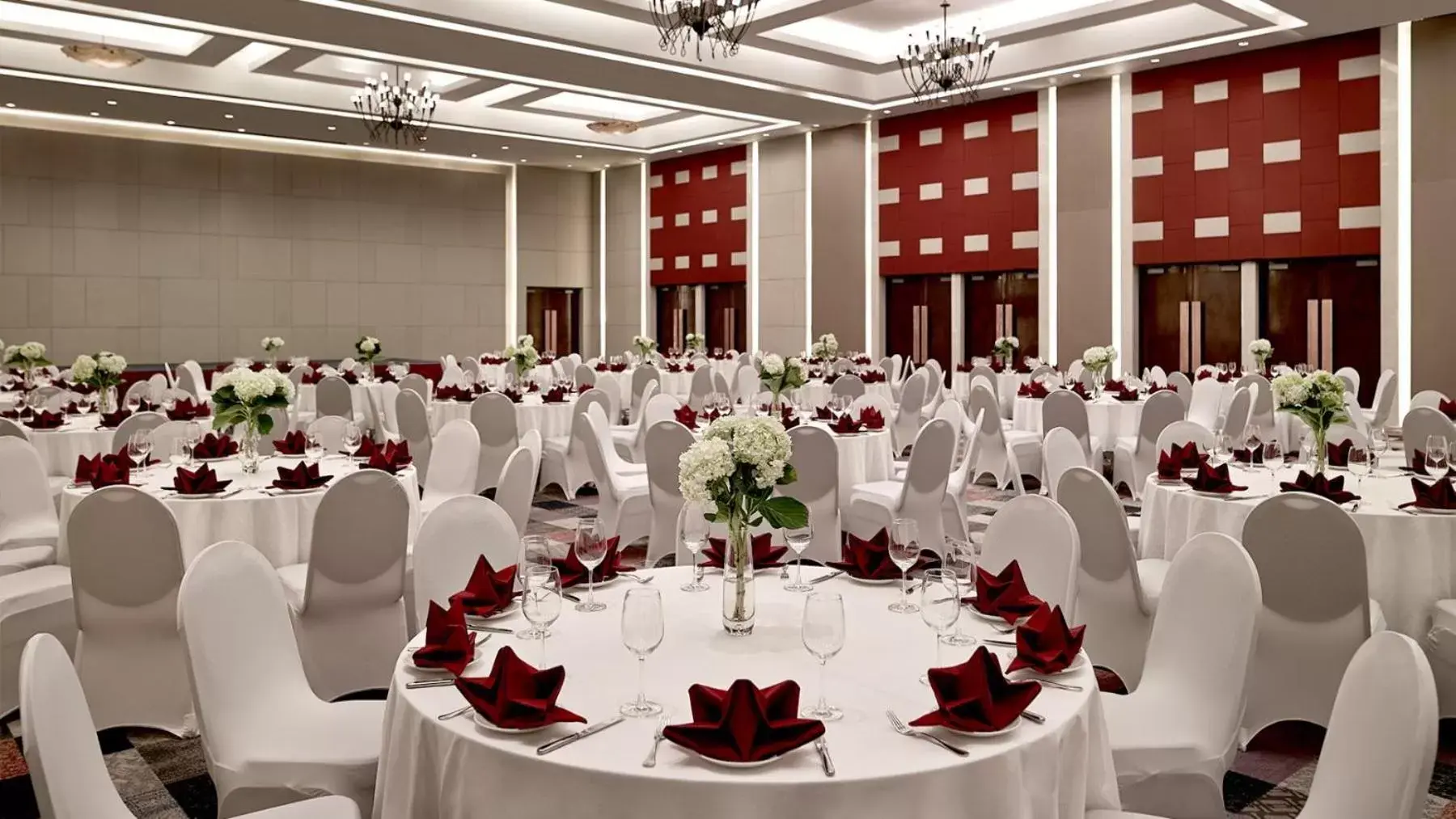 Restaurant/places to eat, Banquet Facilities in TQT Hotel