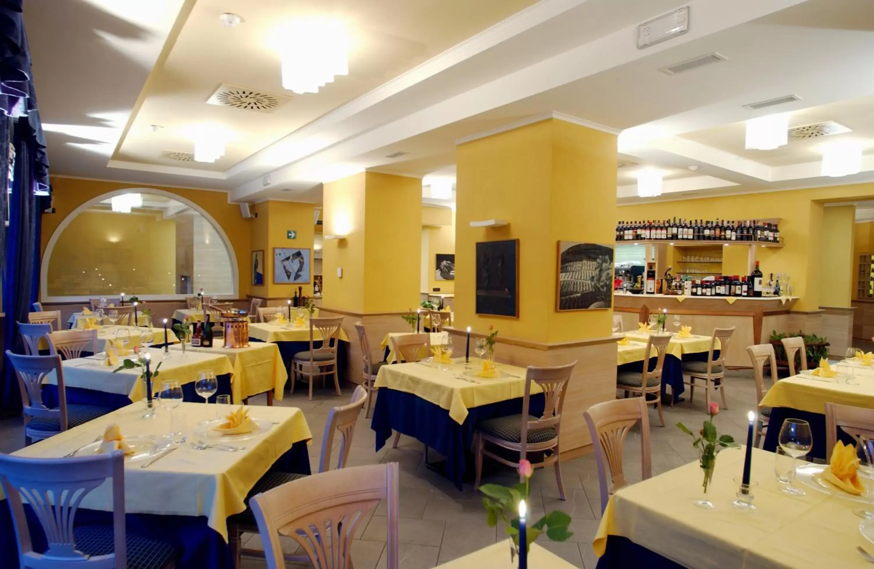 Restaurant/Places to Eat in Hotel Bernina