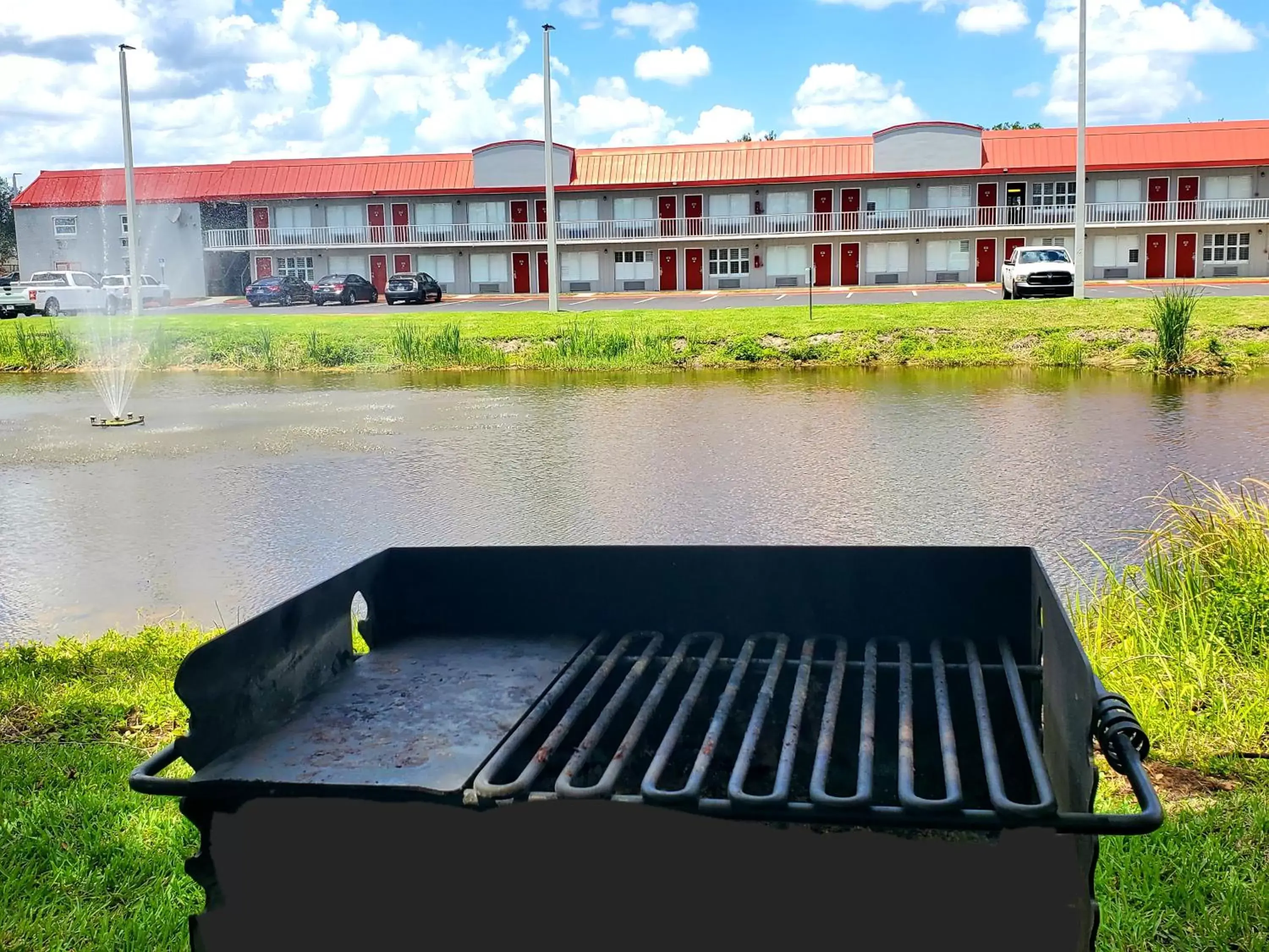 Property building, Pool View in Vero Beach Inn & Suites Vero Beach I-95