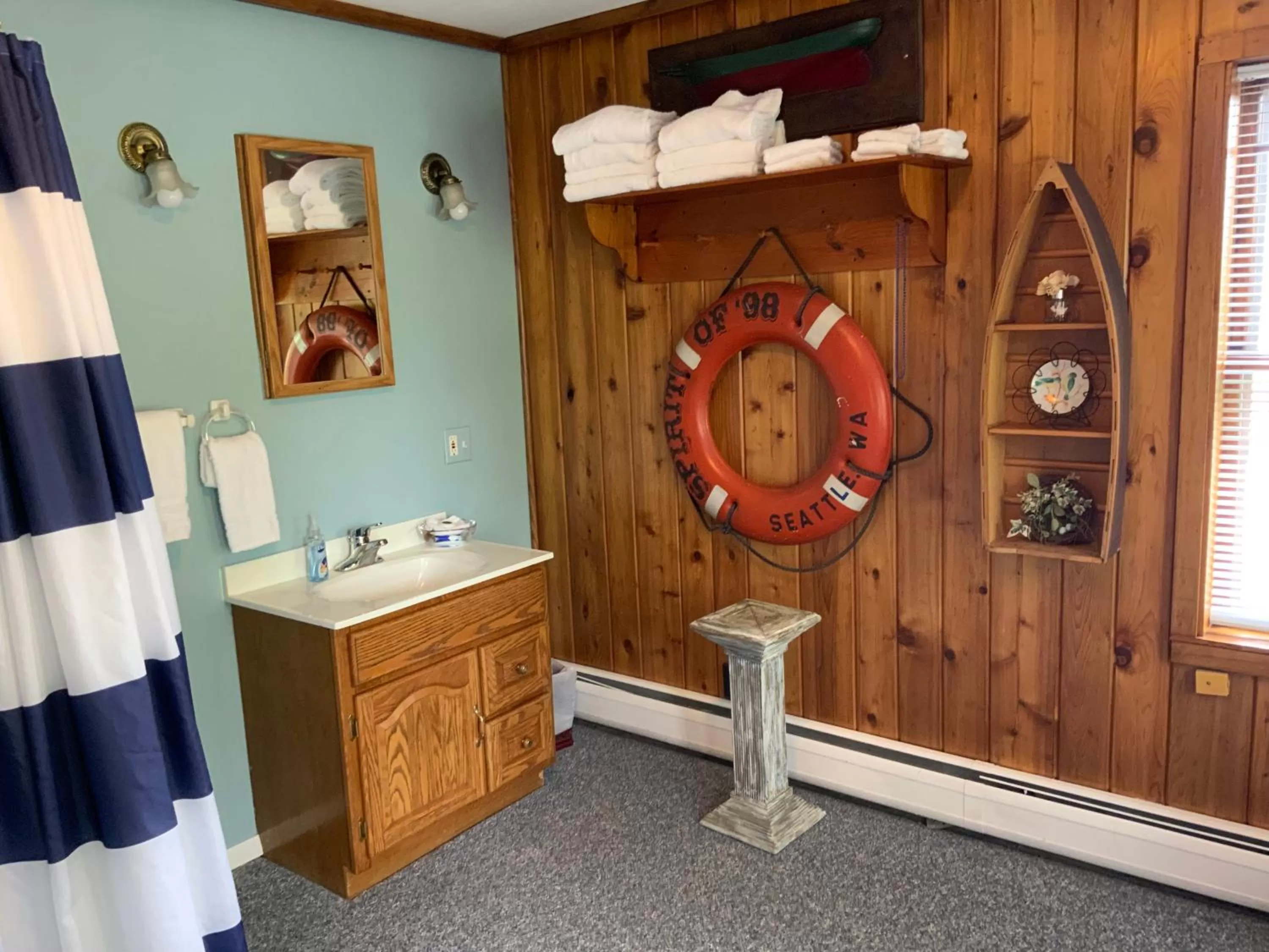 Bathroom in Chateau Country Inn and Captain's Cottage