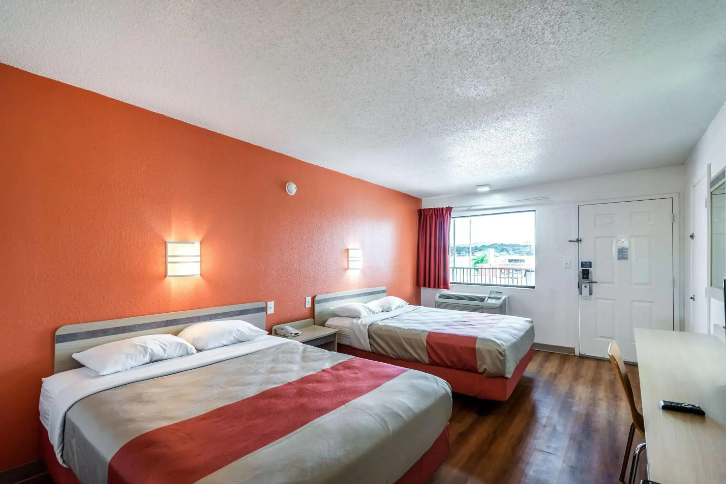 Photo of the whole room, Room Photo in Motel 6-Anniston, AL