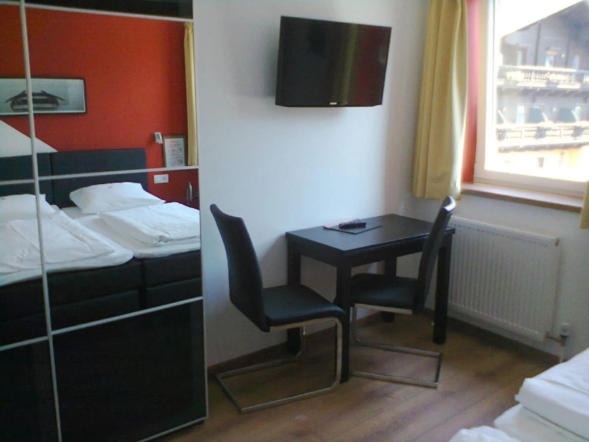 Seating area, Bed in Hotel Traube