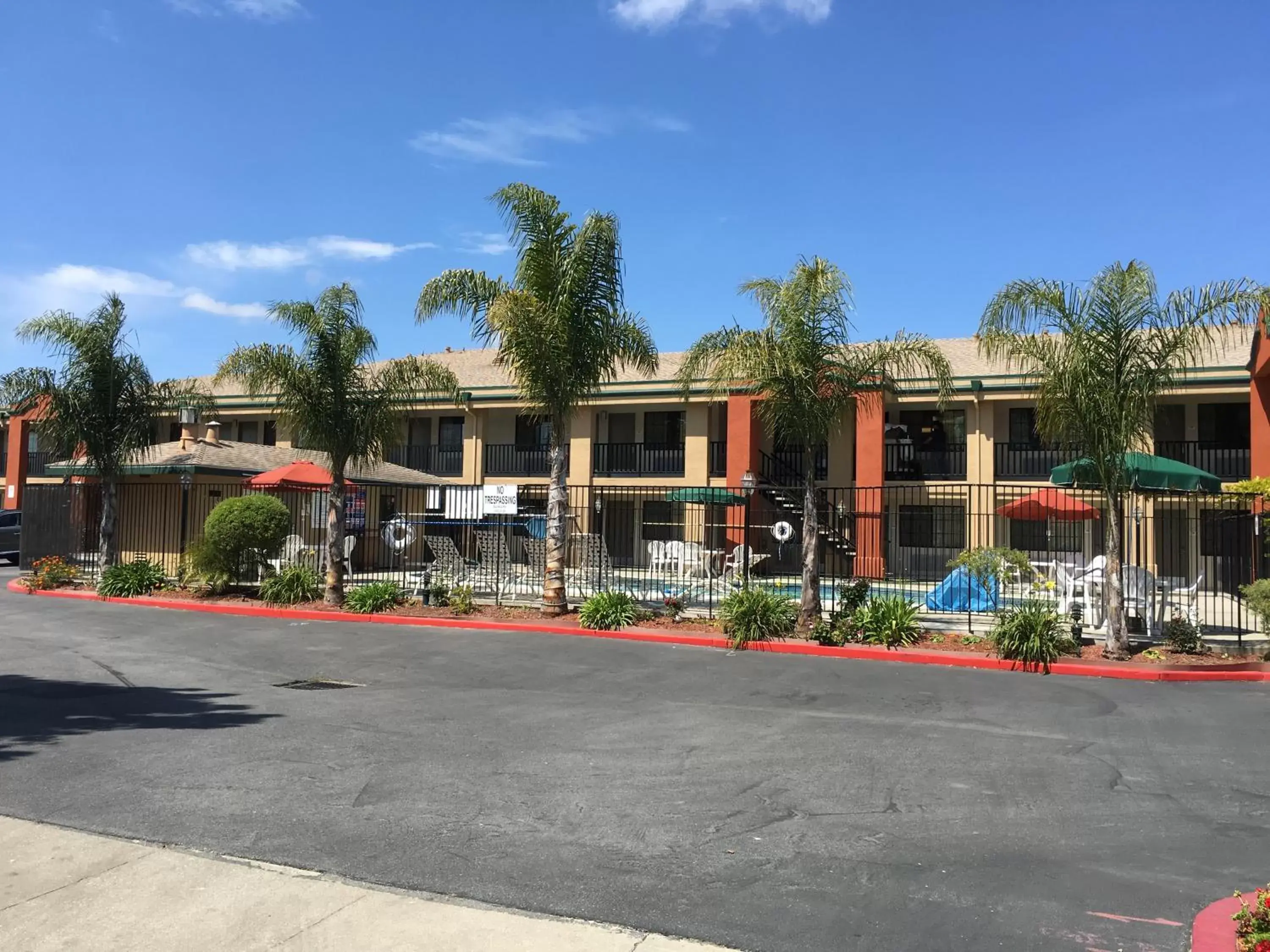 Property building, Patio/Outdoor Area in Super 8 by Wyndham Salinas