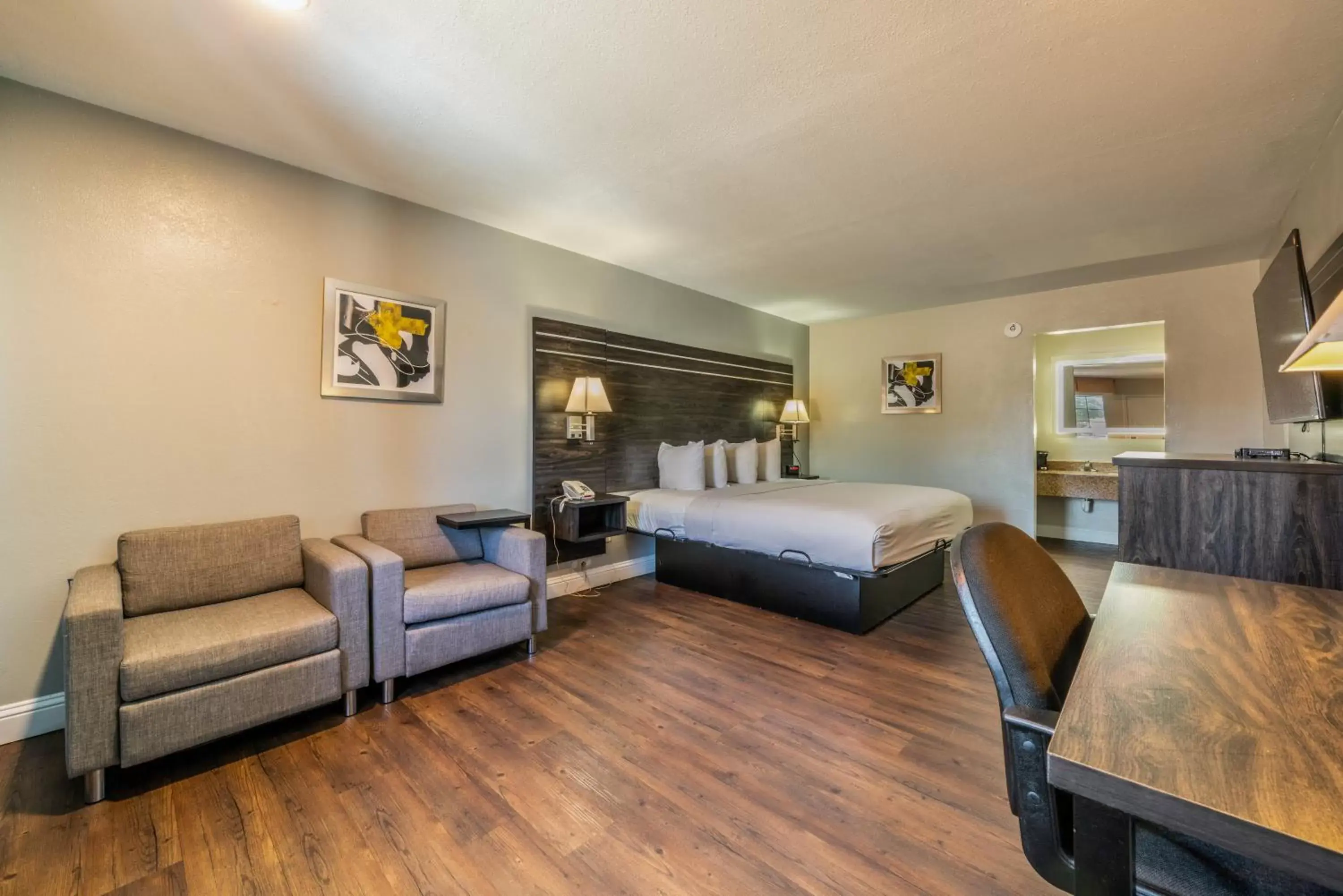 Photo of the whole room, Seating Area in Best Western Inn of Jasper