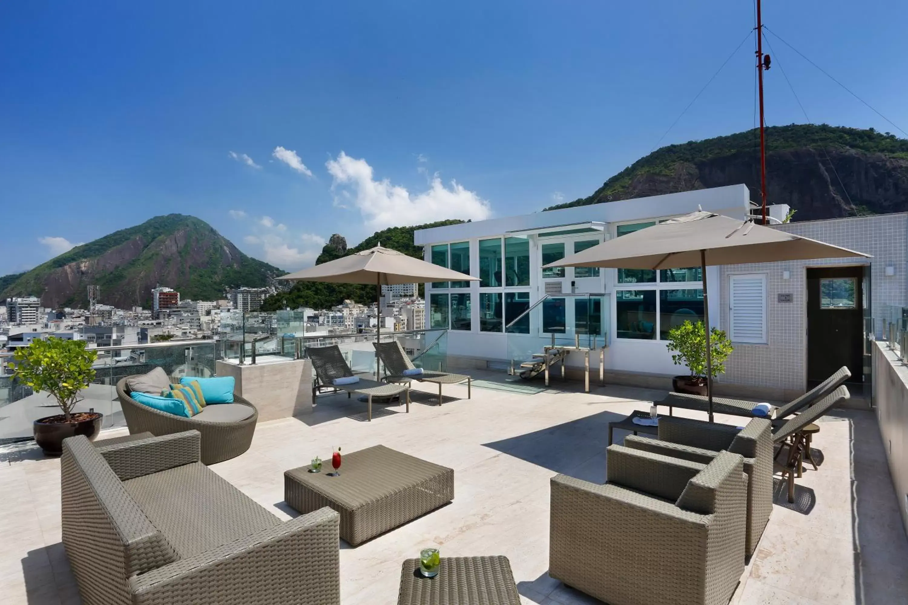 Balcony/Terrace, Swimming Pool in Mirasol Copacabana Hotel