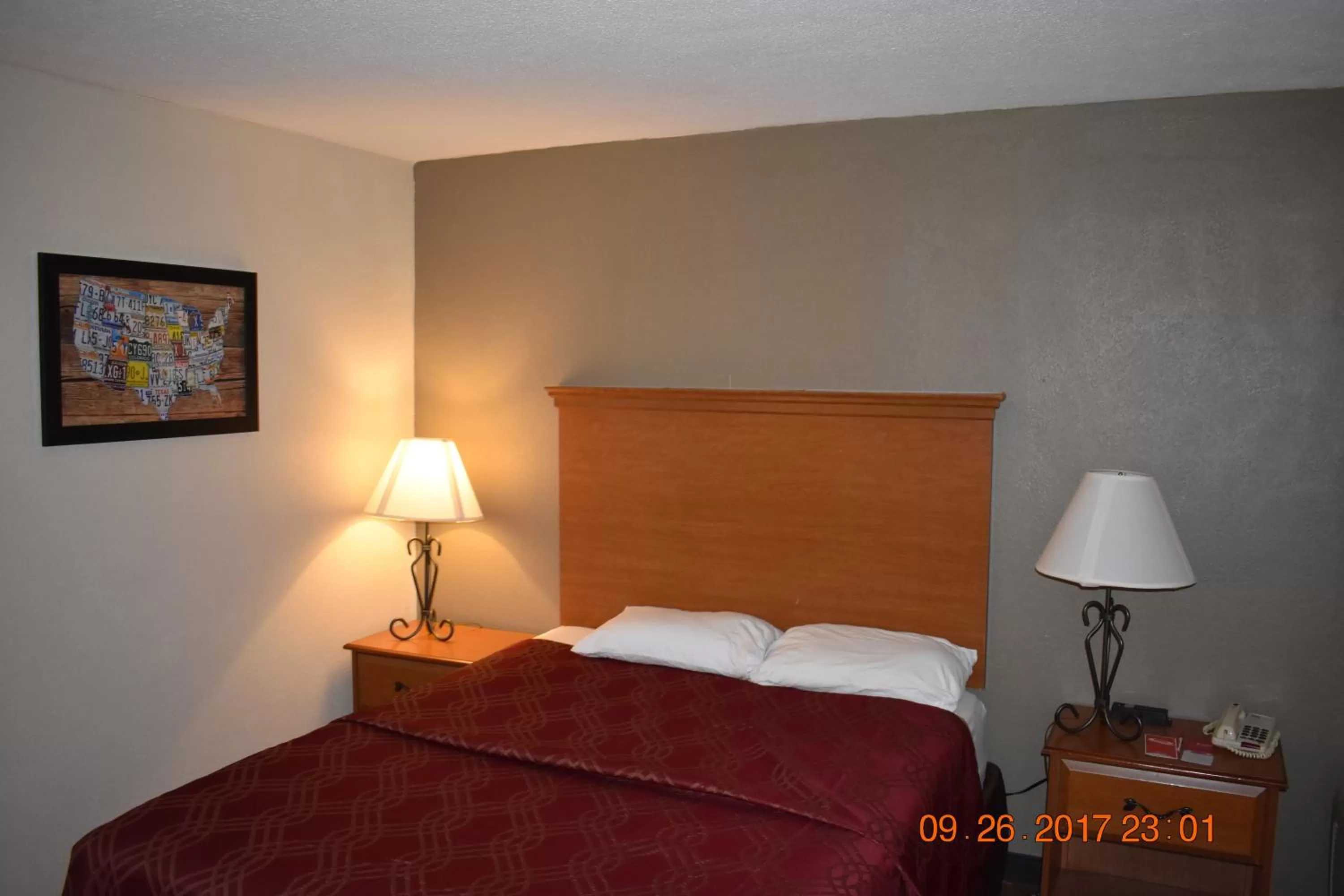 Bed in MHO Hotel Bordentown