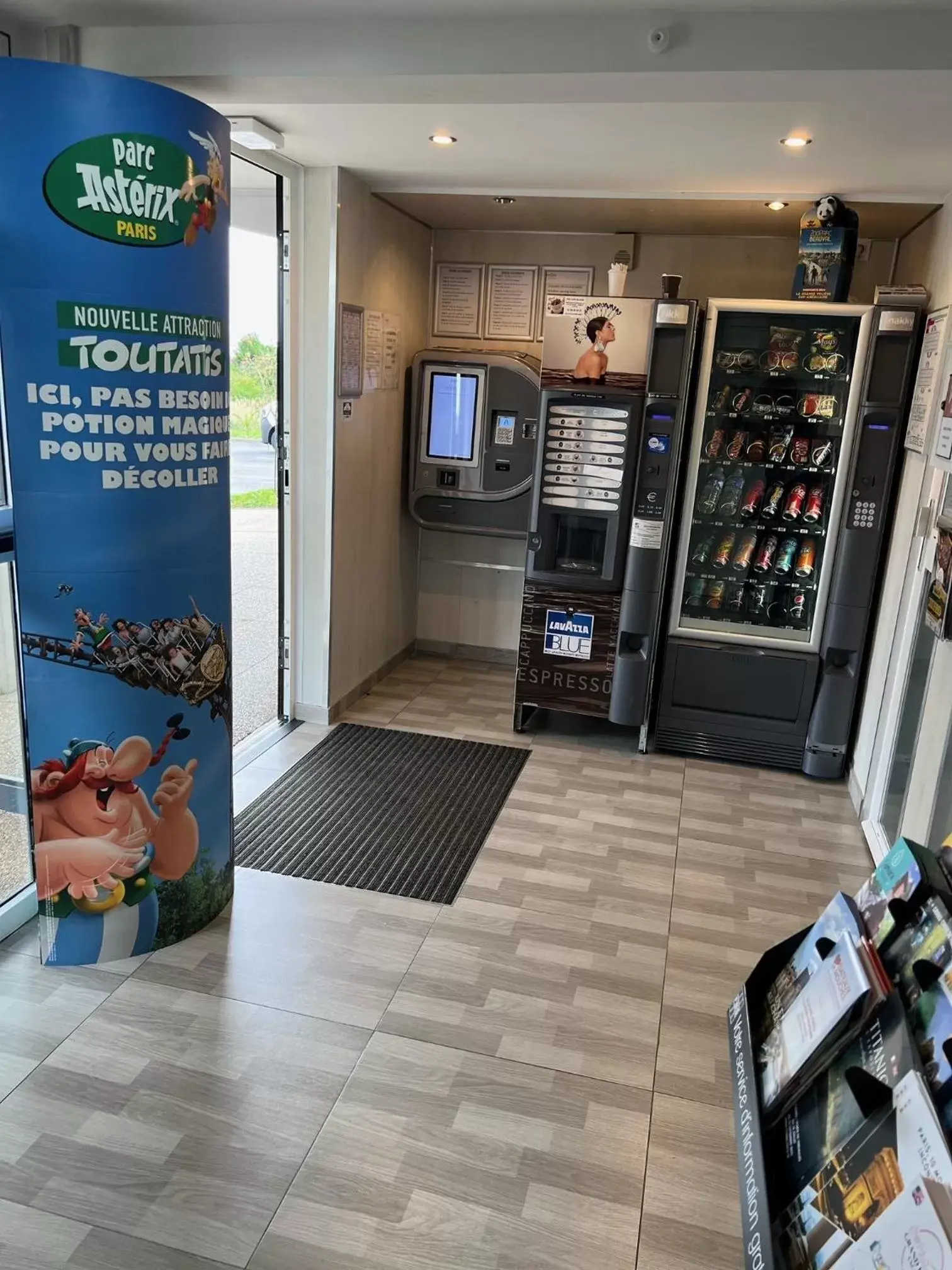 vending machine in Fasthotel Roissy - Saint-Witz