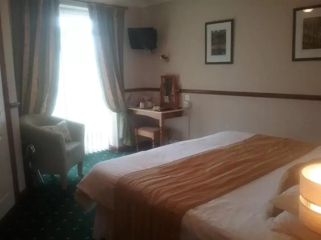 Bedroom, Bed in The Gower Hotel