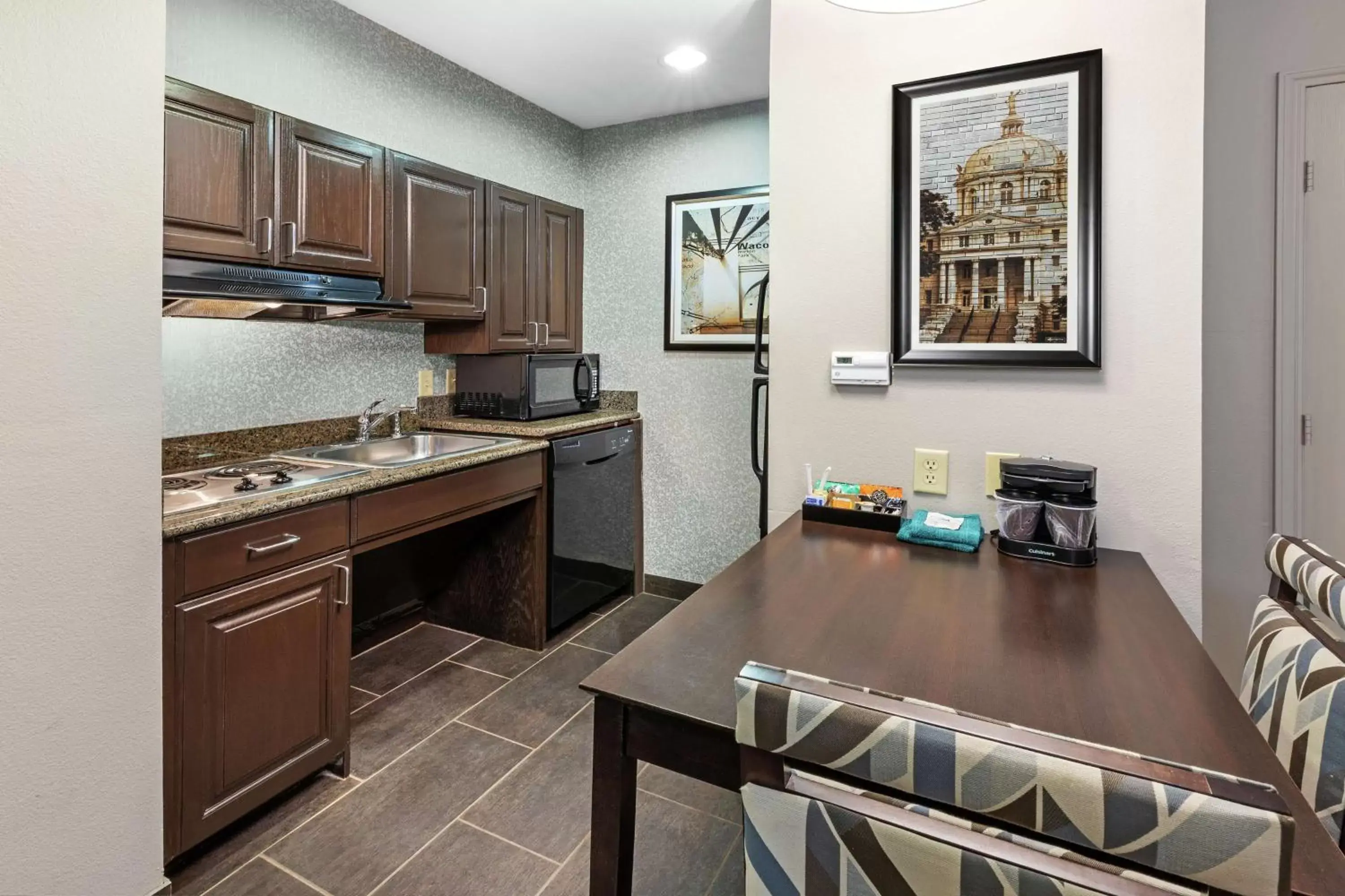 Kitchen or kitchenette, Kitchen/Kitchenette in Homewood Suites by Hilton Waco