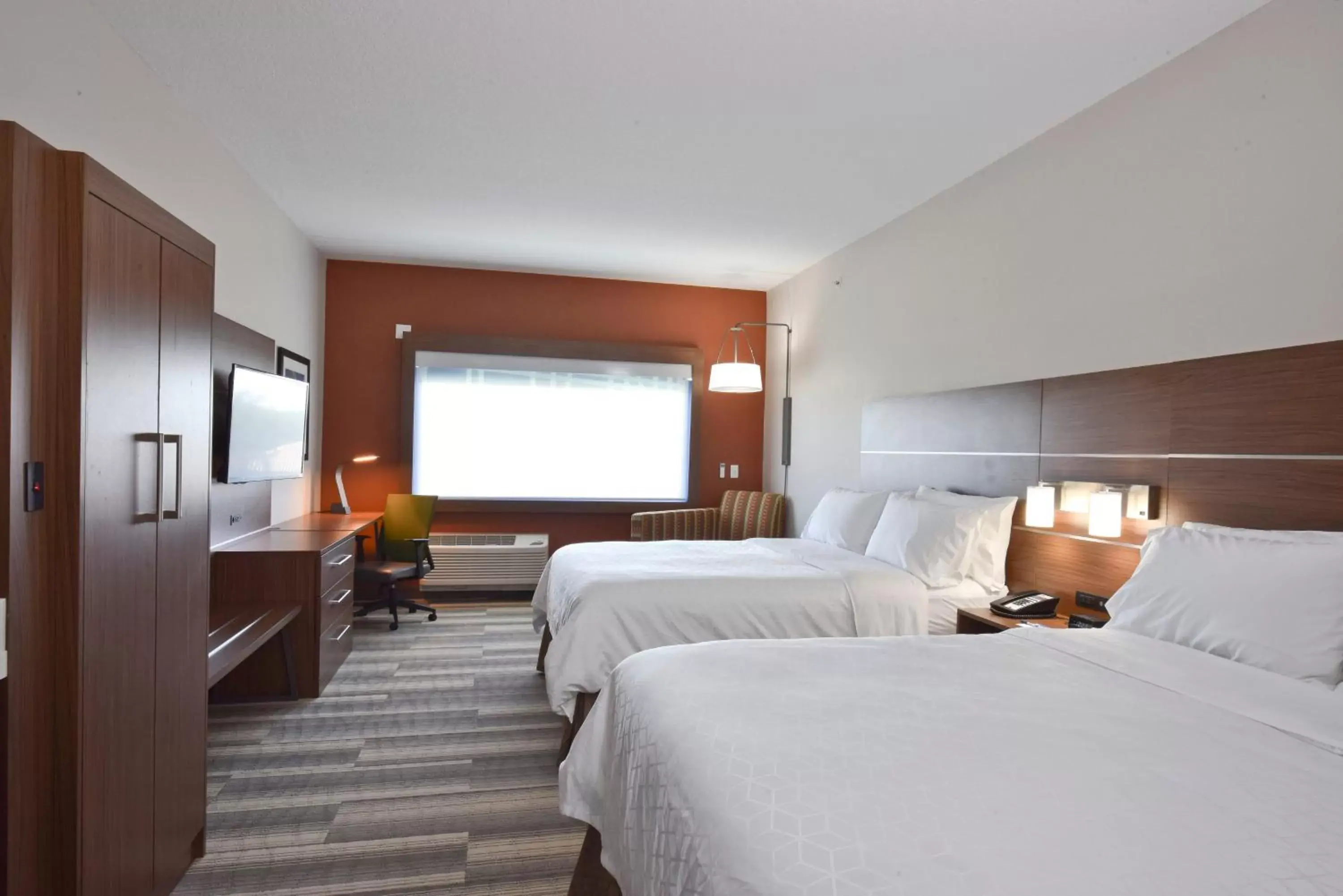 Bed in Holiday Inn Express & Suites - Orlando - Lake Nona Area, an IHG Hotel