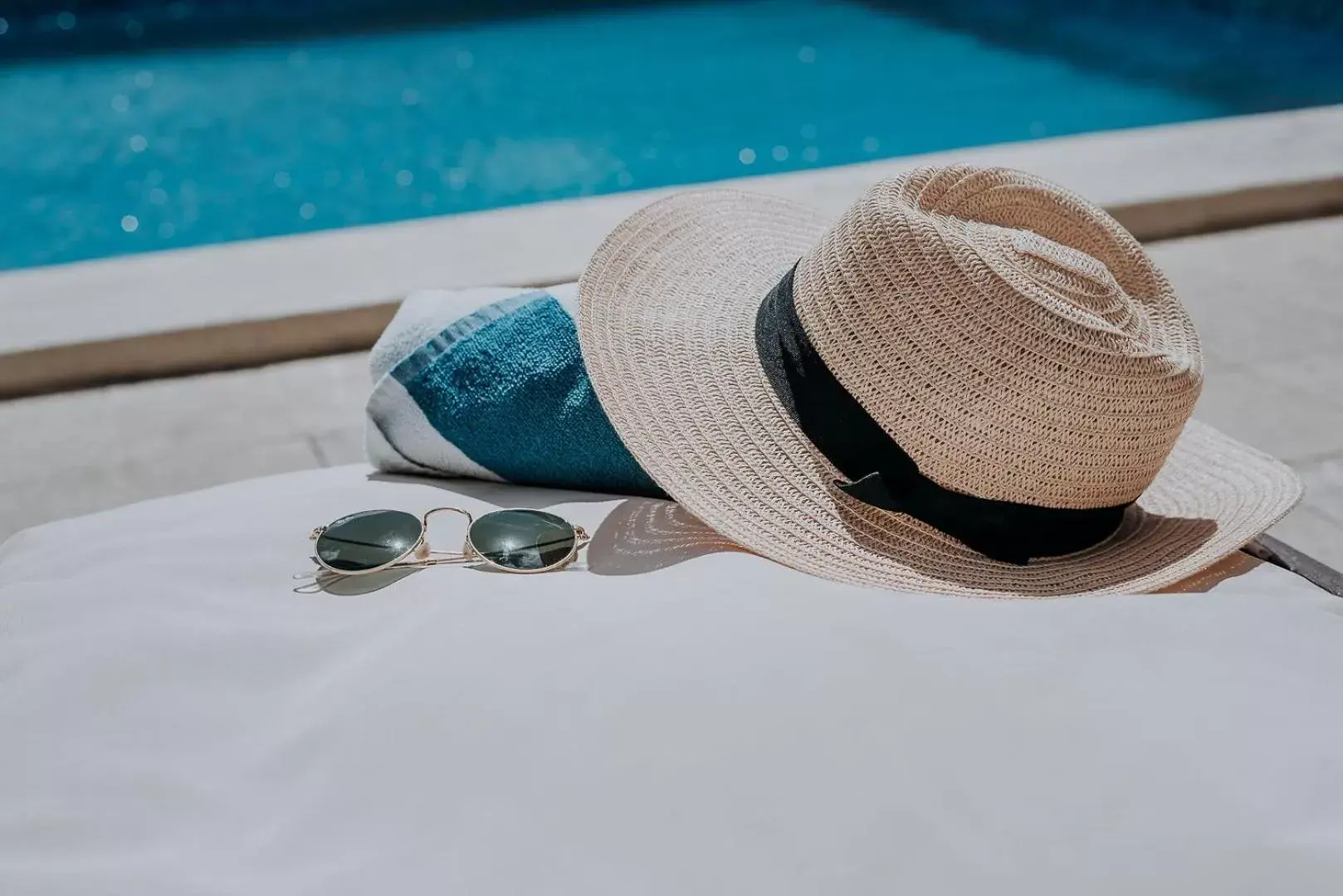 Swimming pool in Hotel Los Aluxes