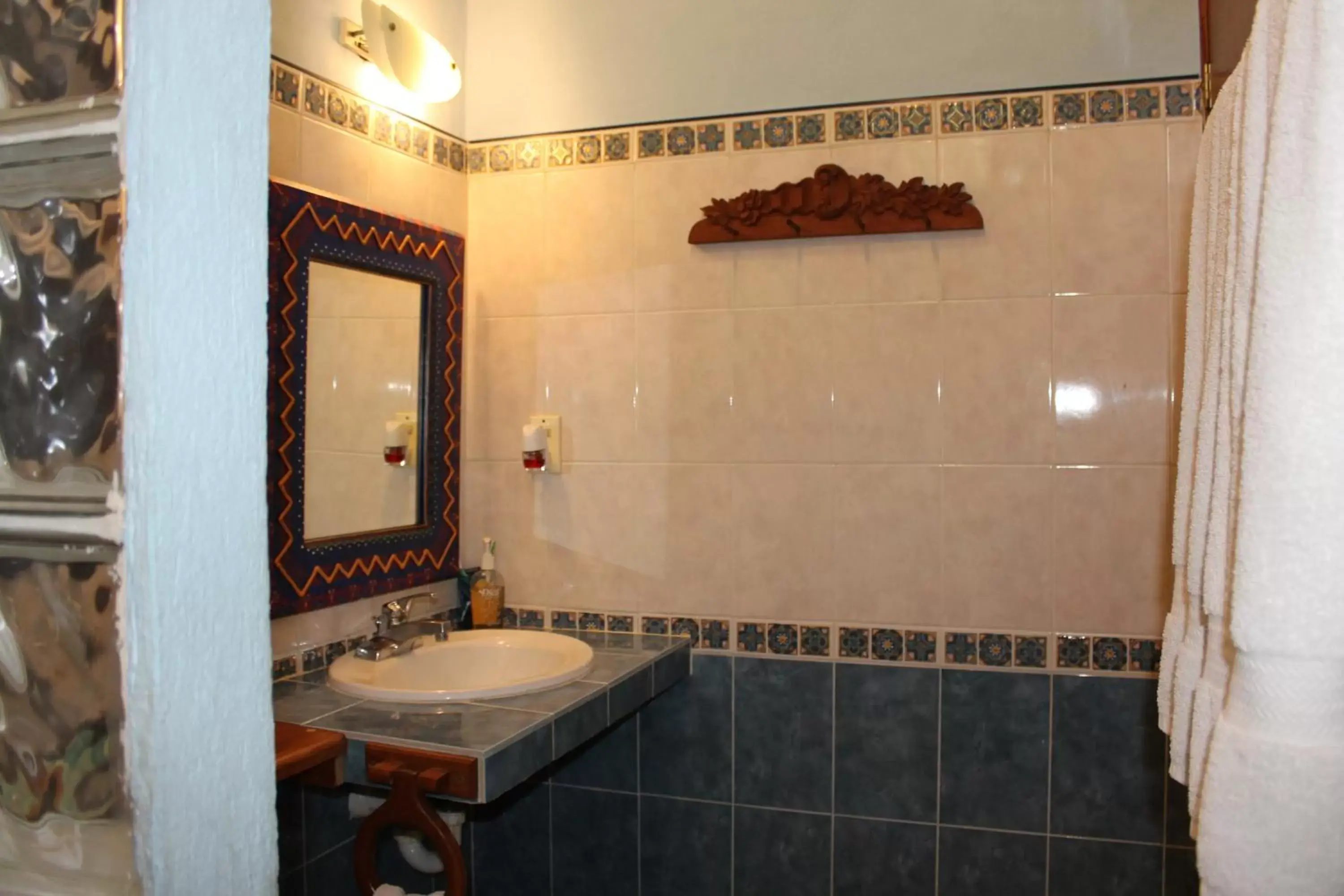 Bathroom in Casa Quetzal Hotel