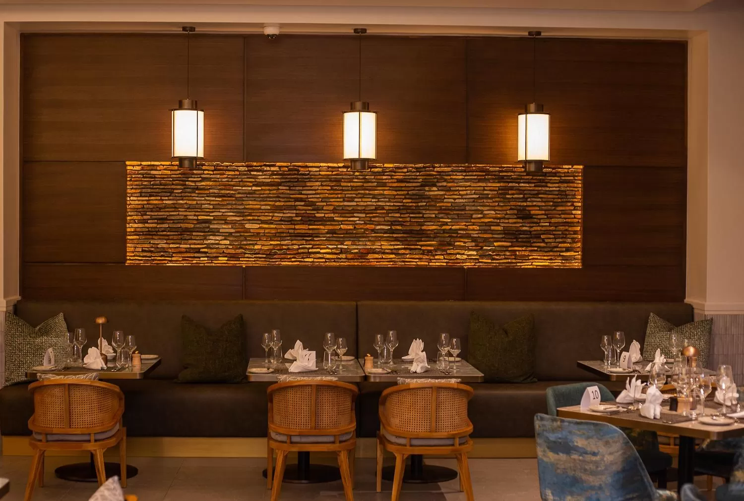 Restaurant/places to eat in Mövenpick Ambassador Hotel Accra