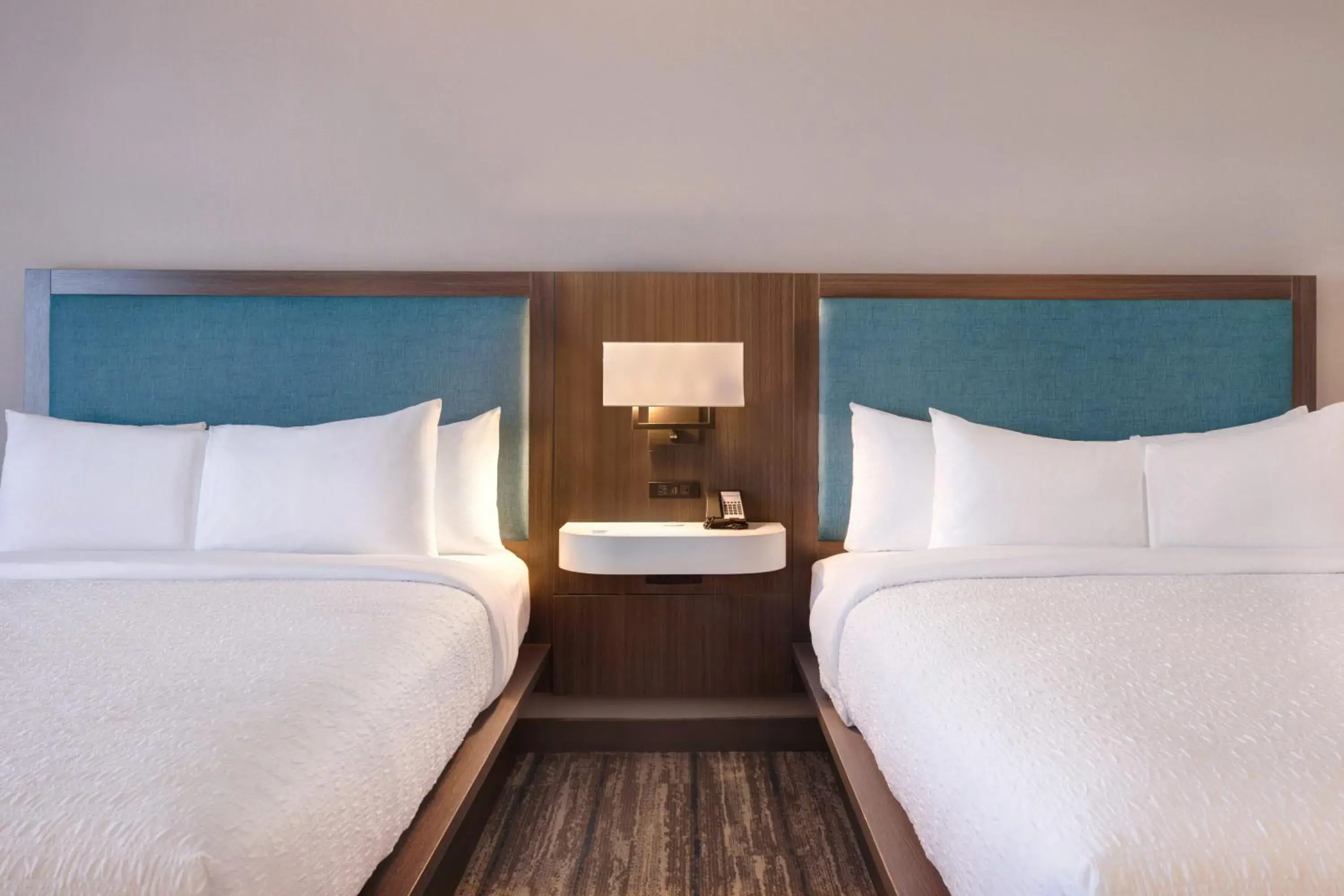 Bed in Hampton Inn Chicago Orland Park Bed in Hampton Inn Chicago Orland Park