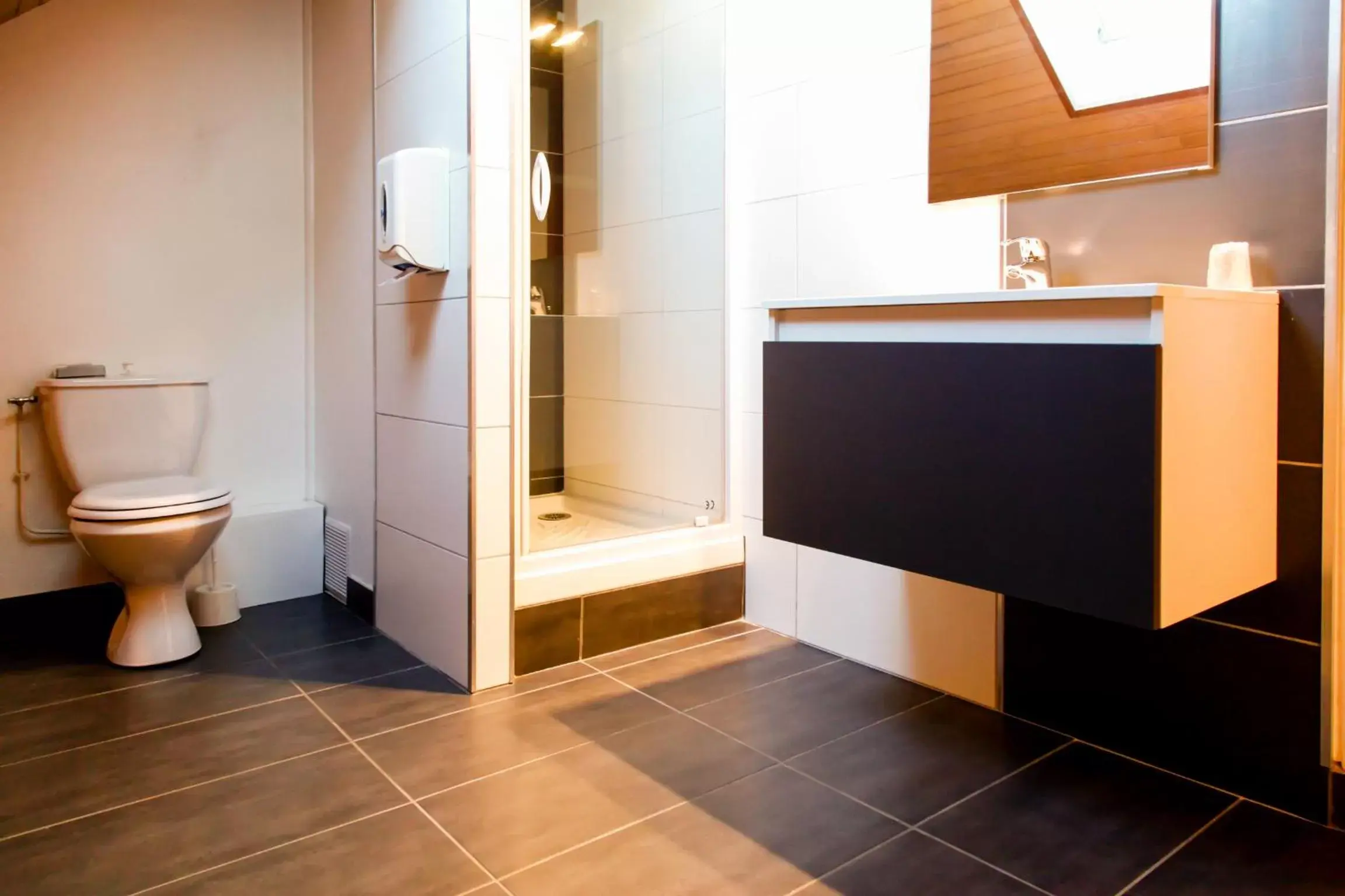 Bathroom in Logis REX HOTEL Lorient