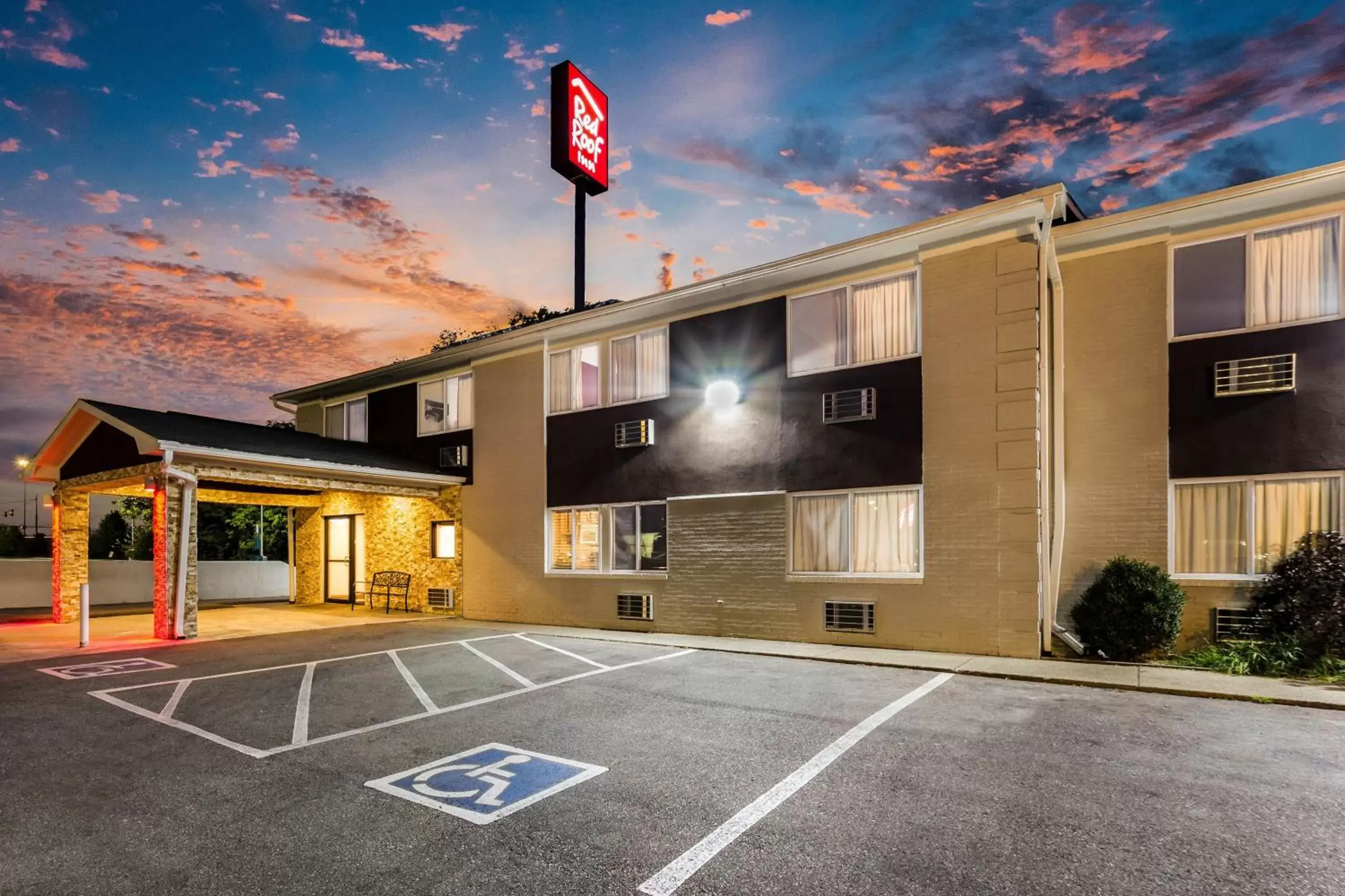 Property Building in Red Roof Inn Dry Ridge