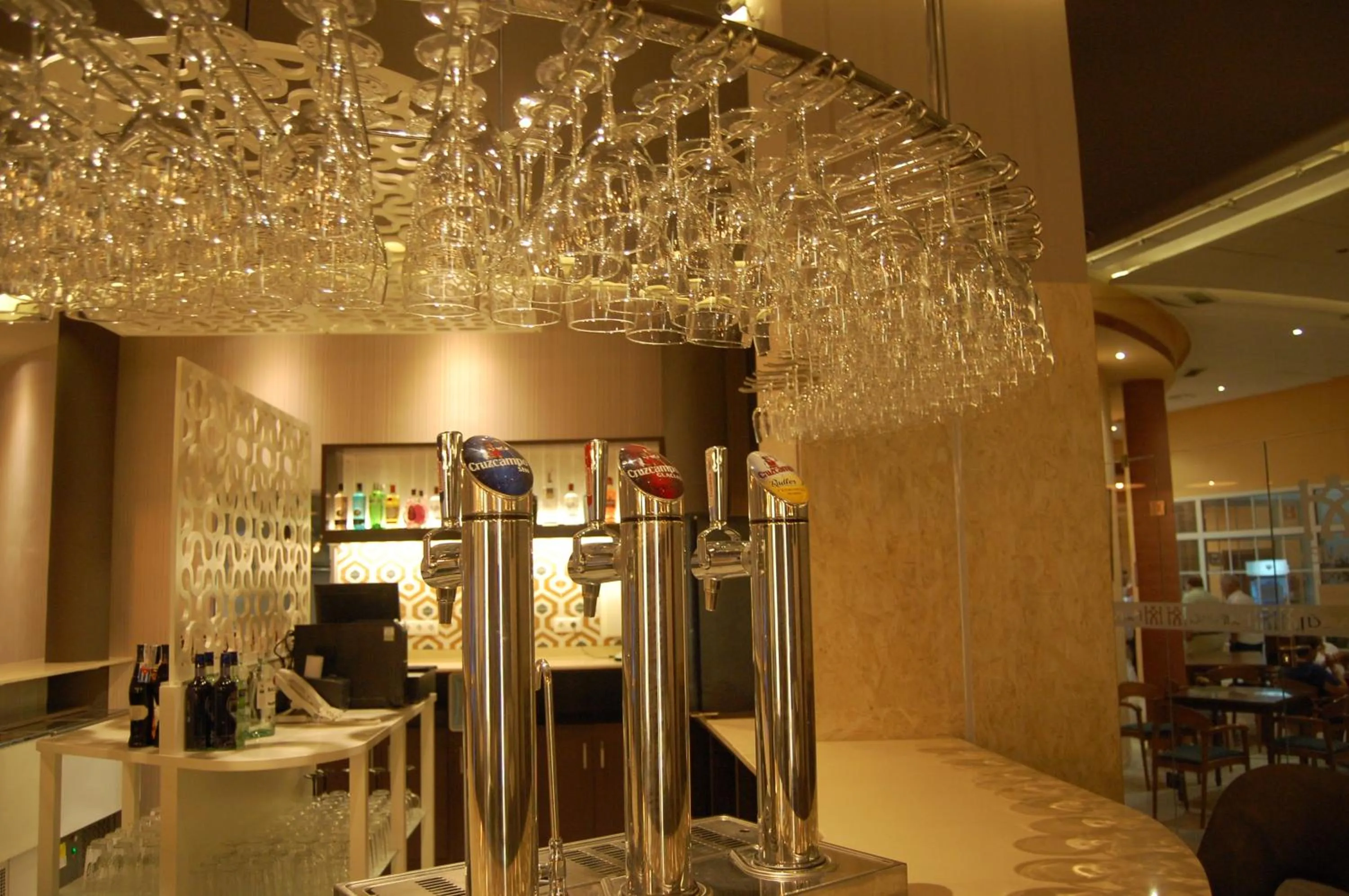 Restaurant/places to eat in Hotel Castillo