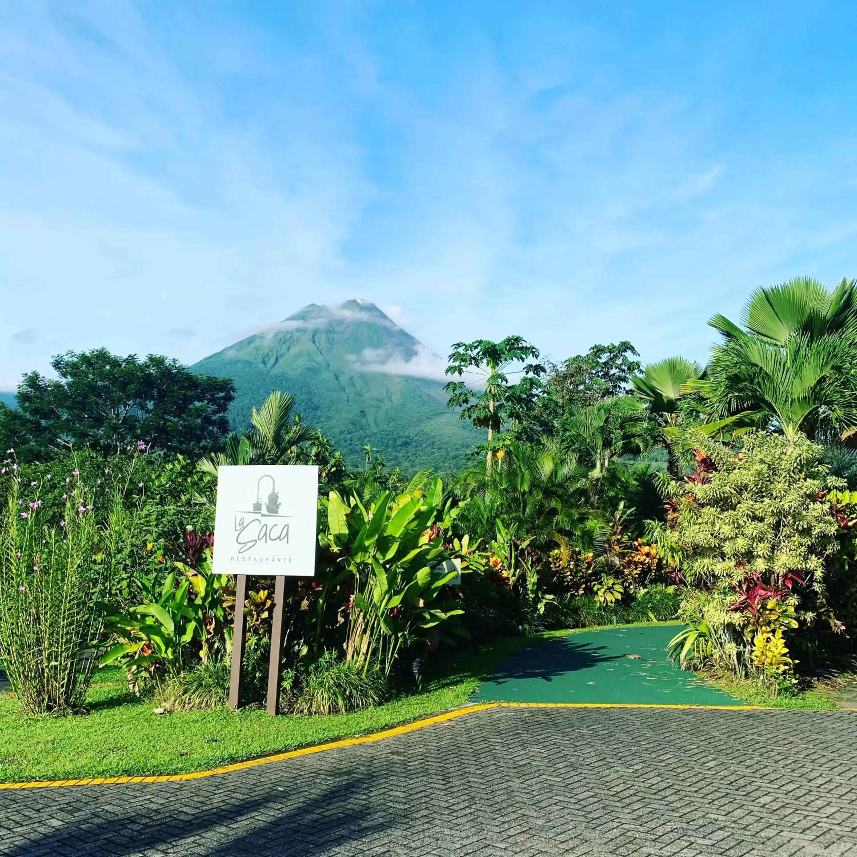 Restaurant/places to eat in Arenal Manoa Resort & Hot Springs