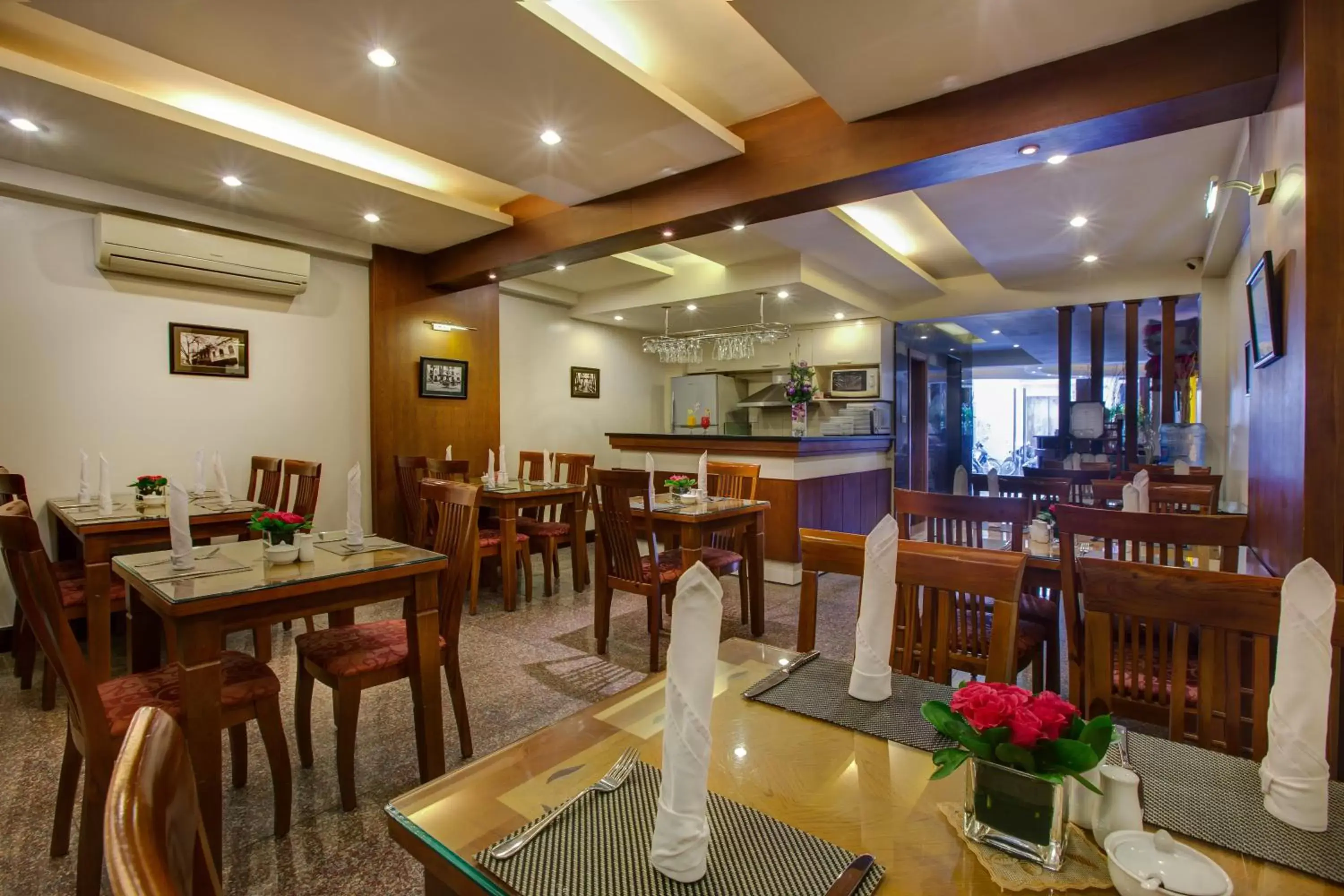 Restaurant/Places to Eat in Eliana Ruby Hotel & Travel - Formerly La Storia Ruby