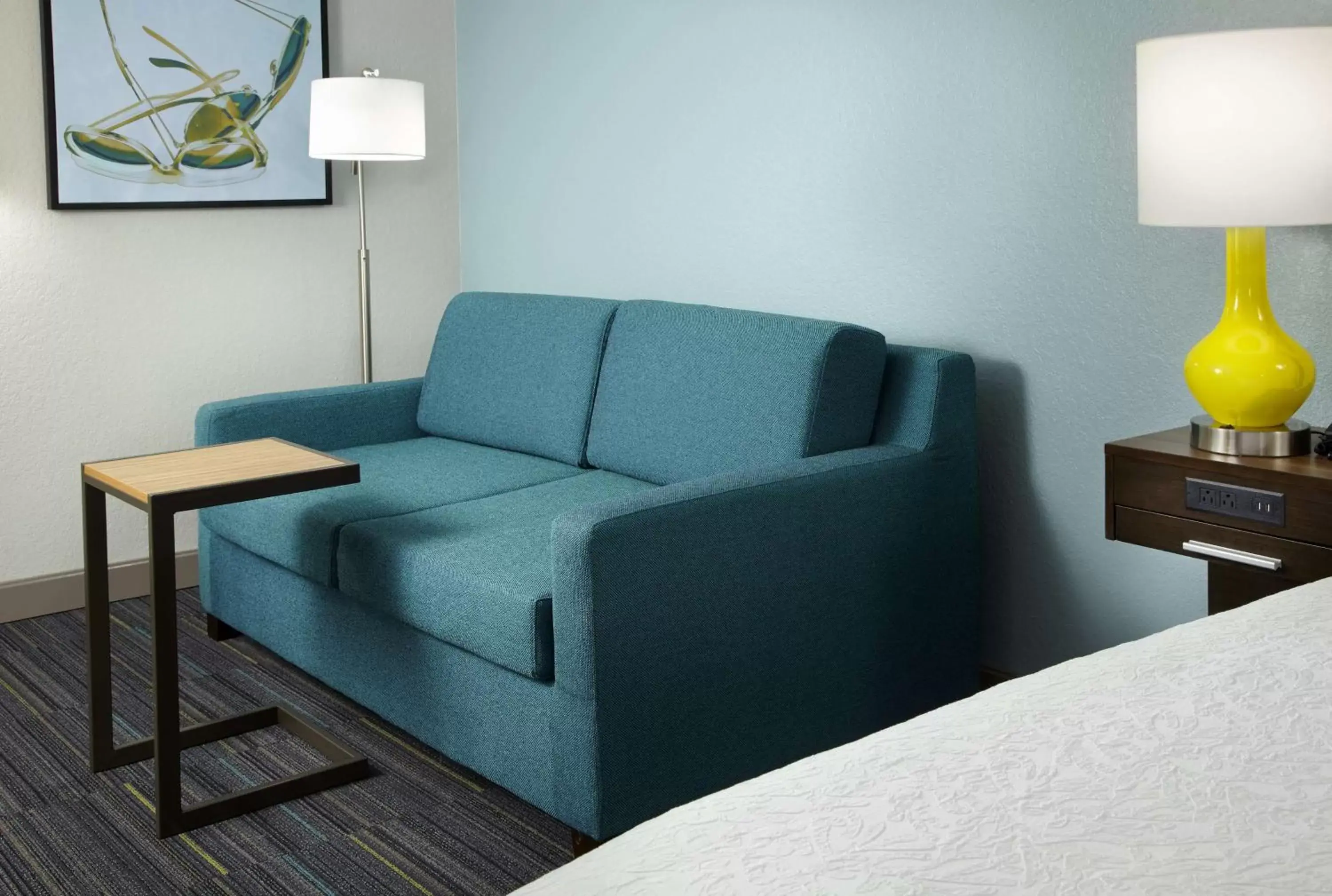 Bed, Seating Area in Hampton Inn Orlando Near Universal Blv/International Dr