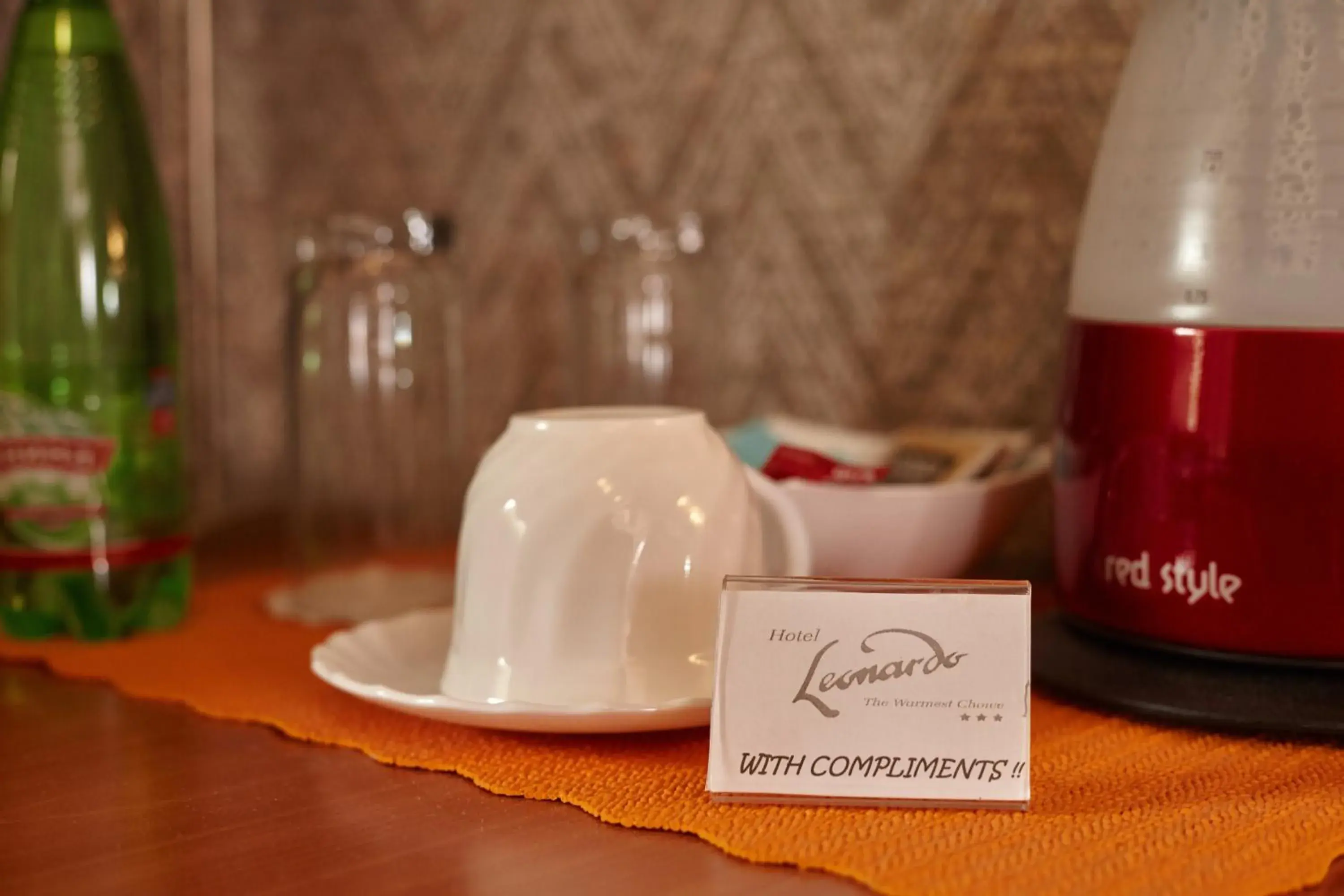 Coffee/tea facilities in Leonardo Hotel