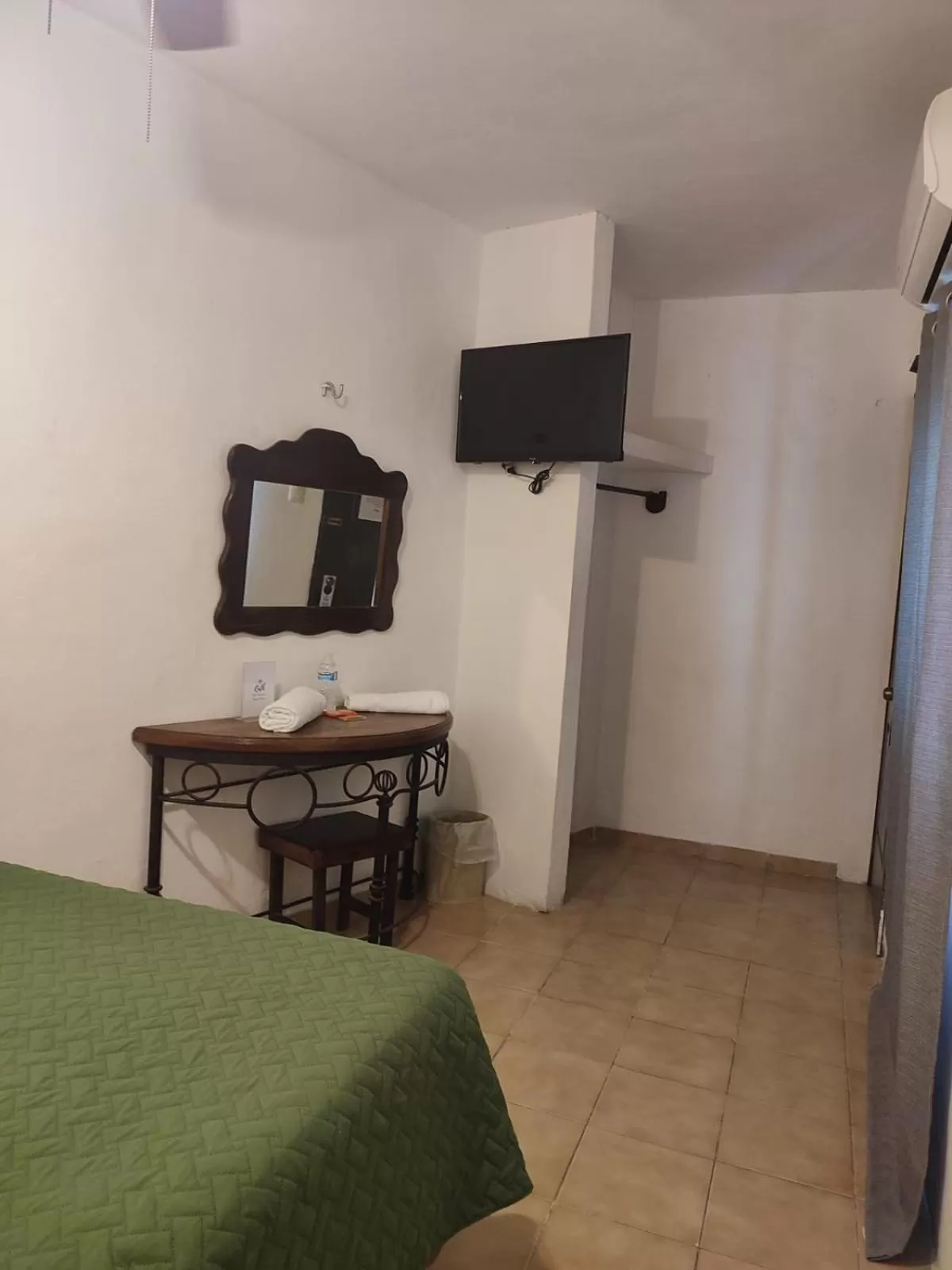 TV and multimedia, TV/Entertainment Center in Hotel Rath