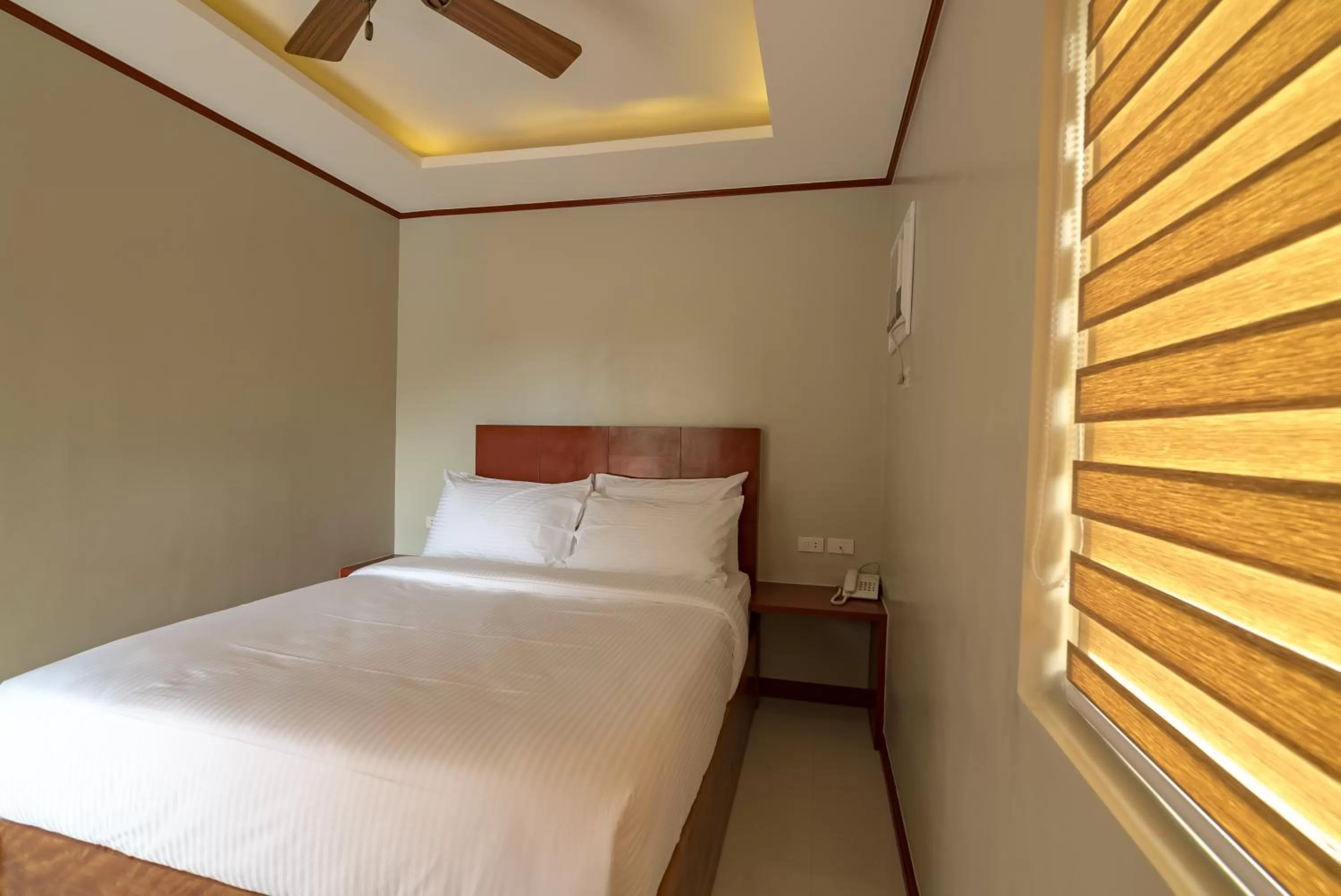 Bed in Coral Cliff Hotel