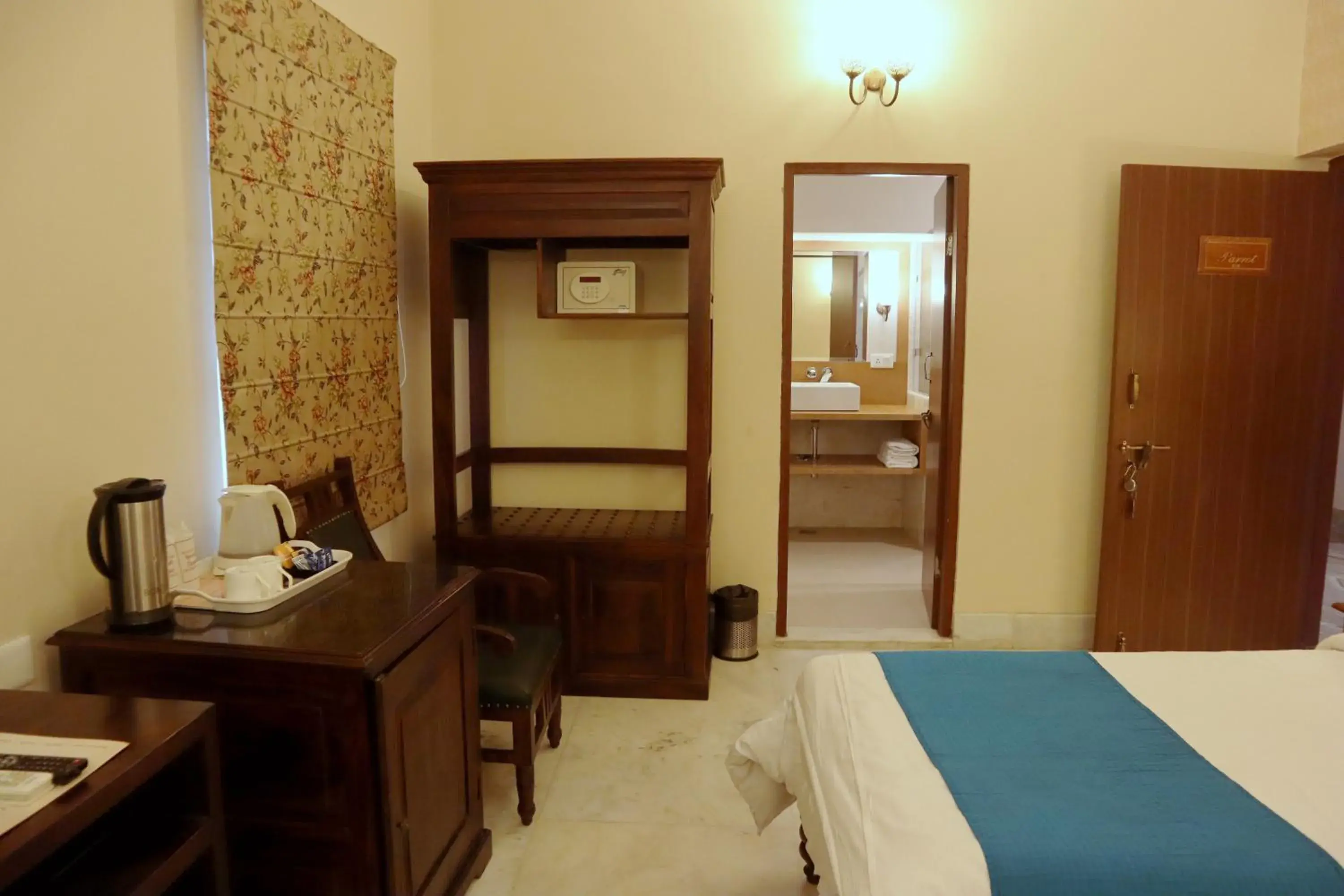 Living room, Bed in Suryaa Villa Jaipur - A Boutique Heritage Haveli