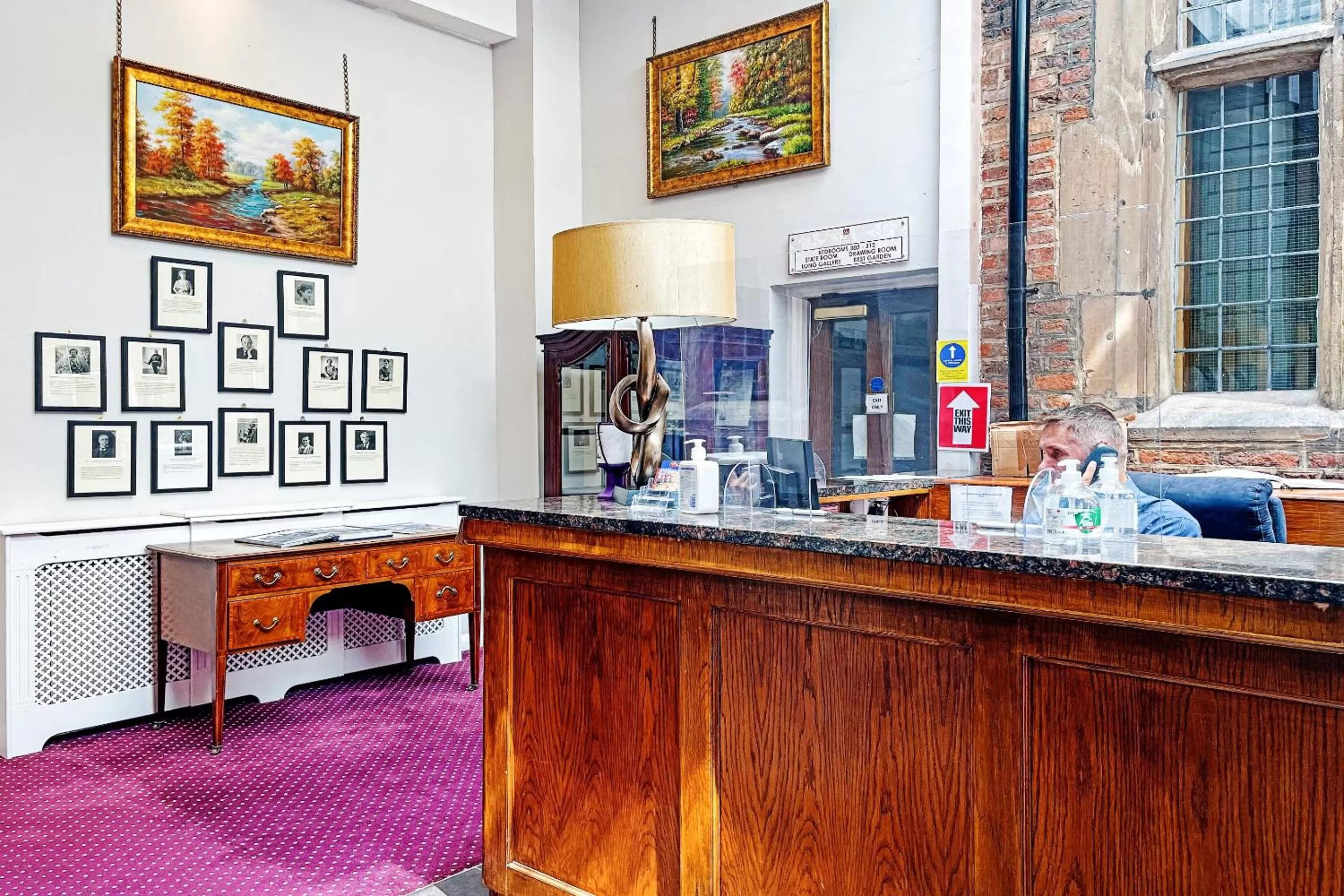 Lobby or reception in OYO Dovecote Hotel