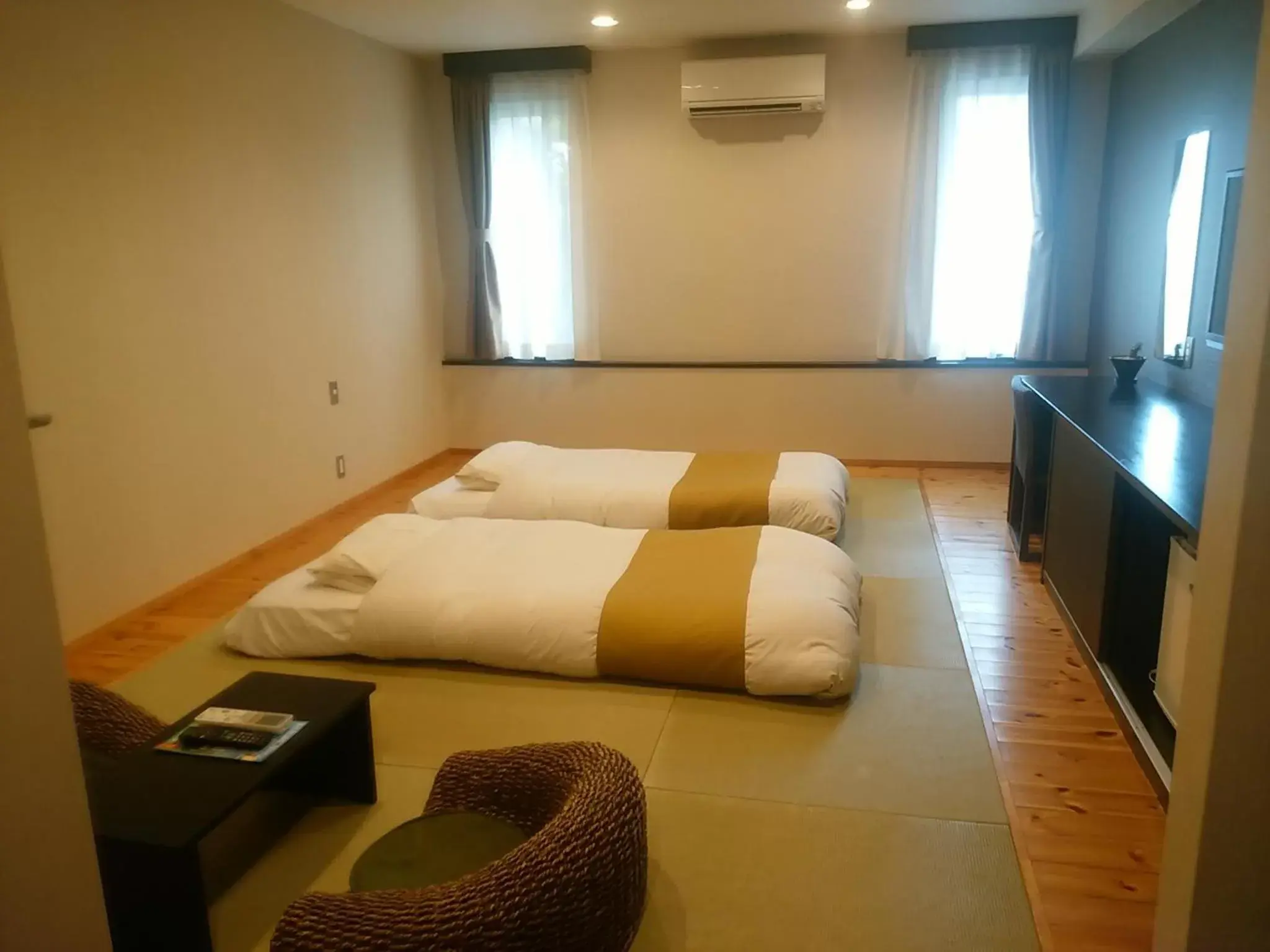 Photo of the whole room, Bed in Royal Hotel Kawaguchiko