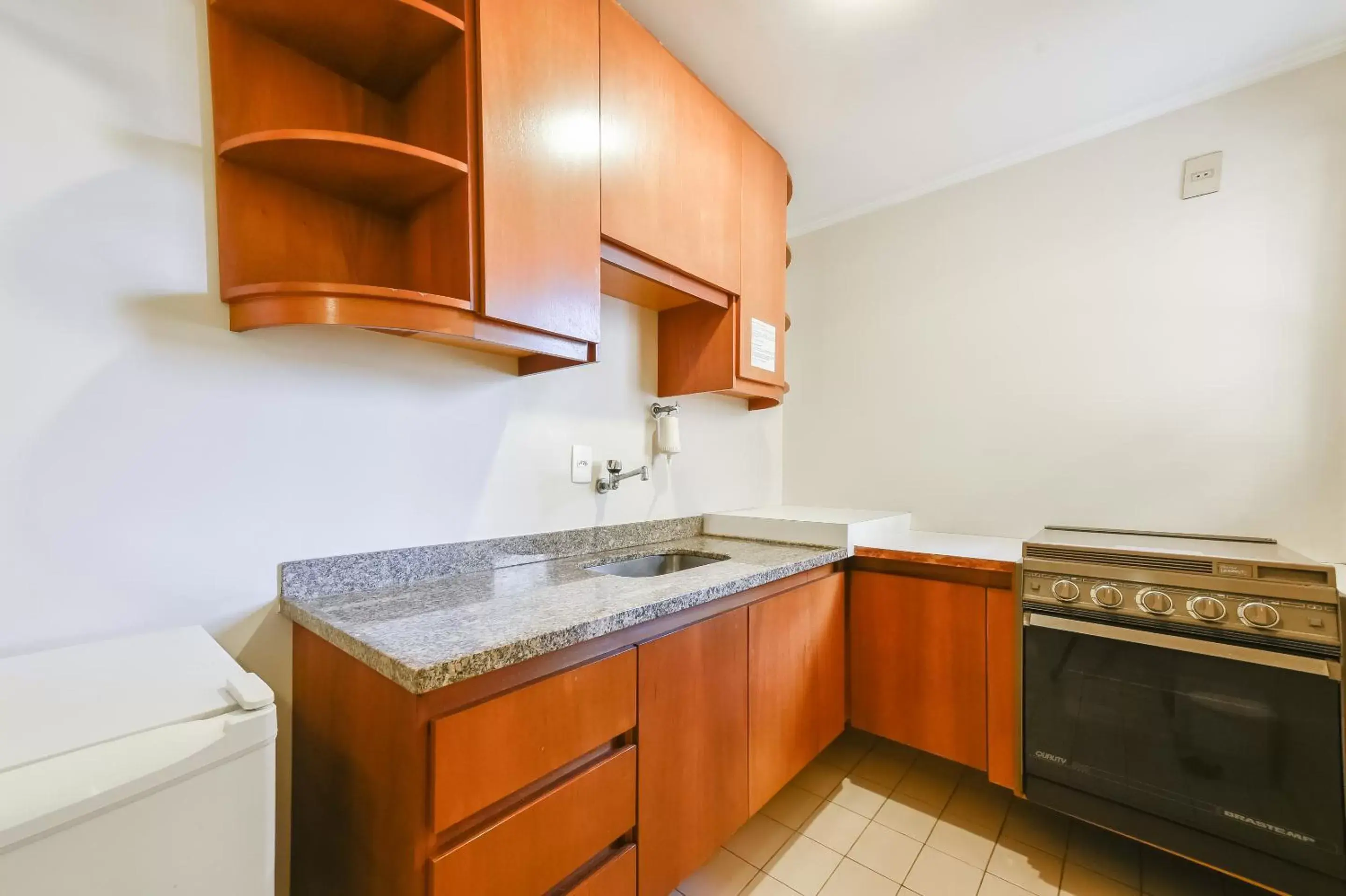 Kitchen or kitchenette, Kitchen/Kitchenette in Capital O Park Tower, Campinas