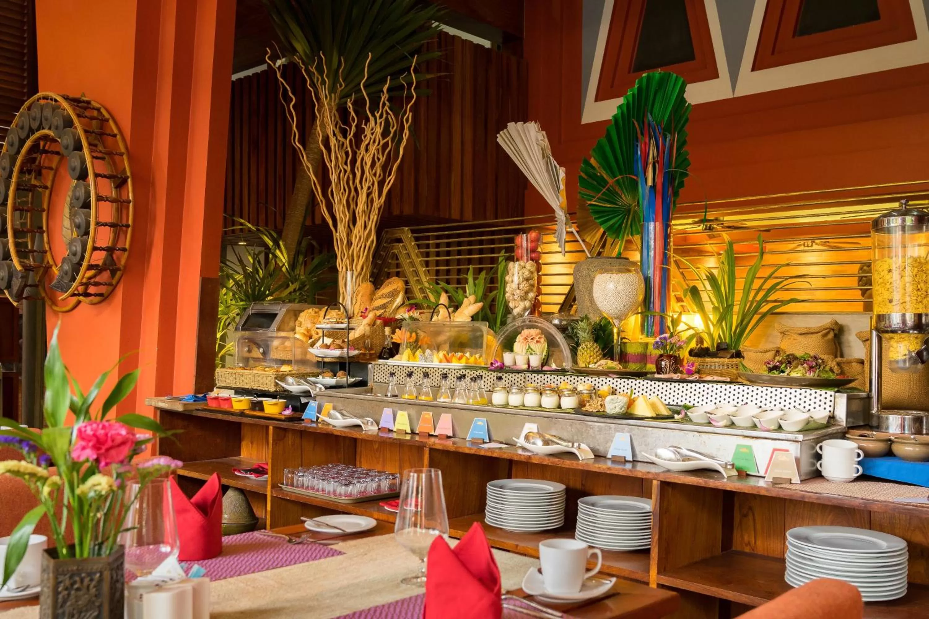 Restaurant/places to eat in Golden Temple Residence