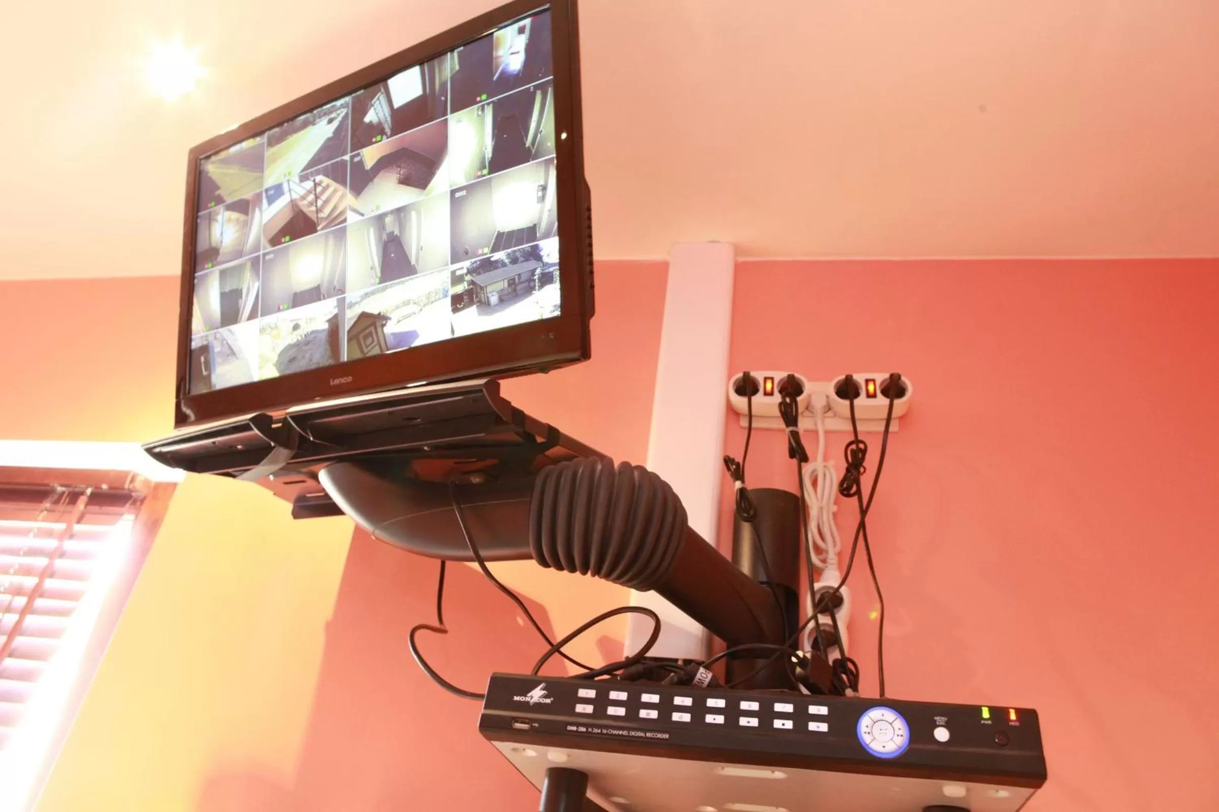 TV and multimedia in Residence la Fraisiere