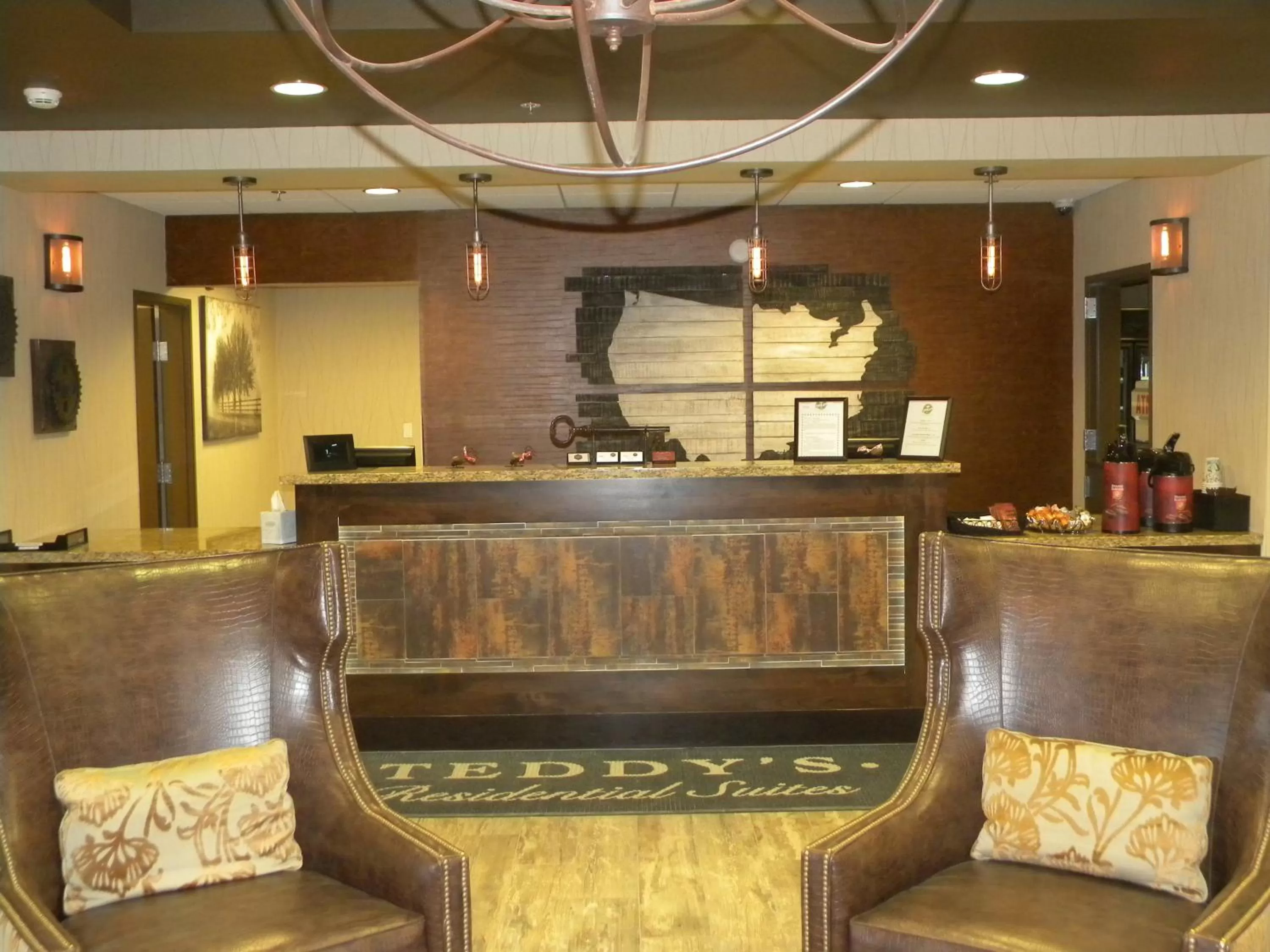 Lobby or reception in Teddy's Residential Suites Watford City