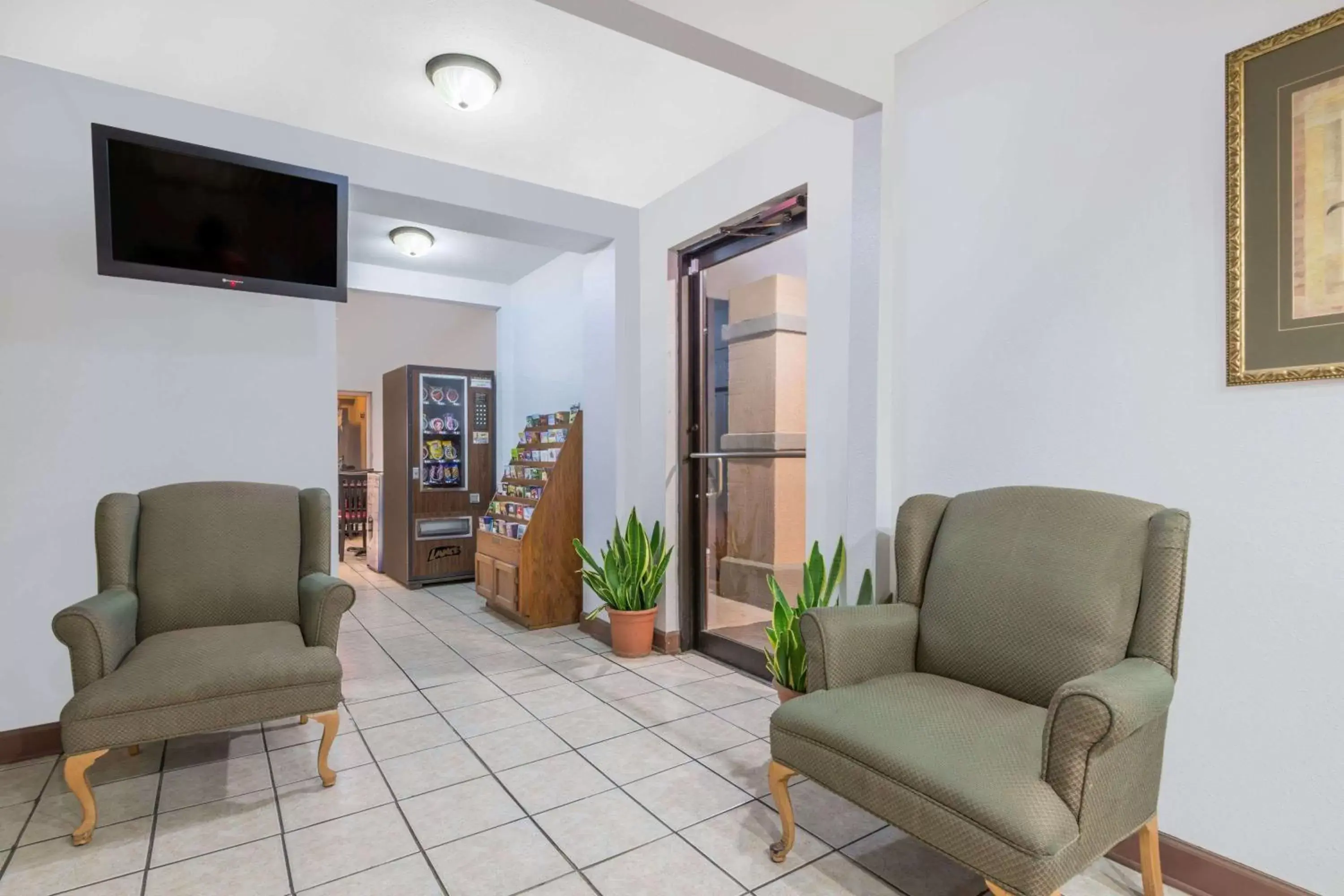 Lobby or reception, Seating Area in Days Inn by Wyndham Mt. Sterling