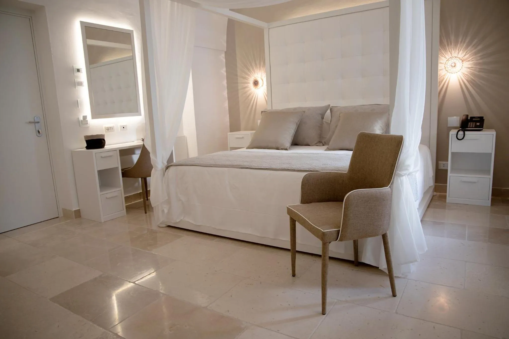 Coffee/tea facilities, Bed in MONUN Hotel&Spa