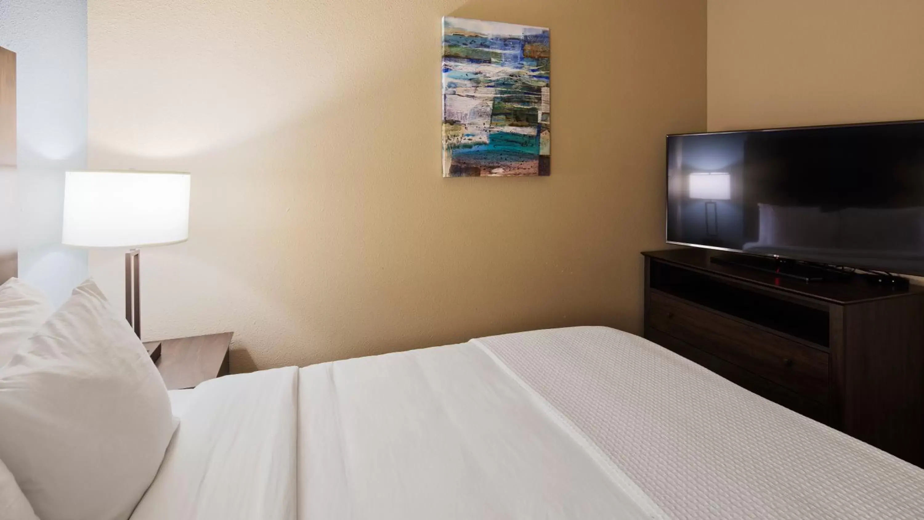 Bedroom, Bed in Best Western Golden Spike Inn & Suites