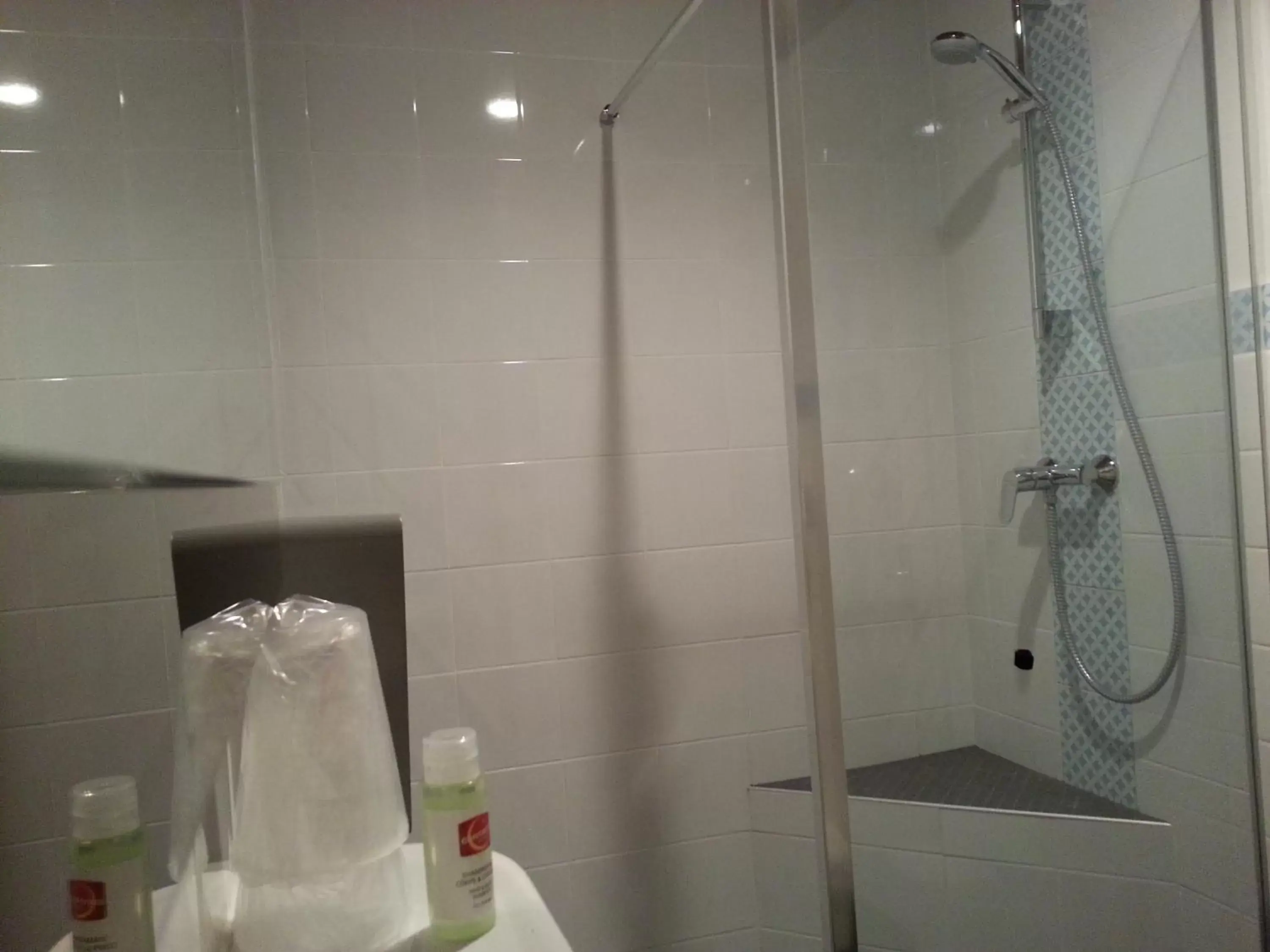 Shower, Bathroom in Les Jardins du Forez