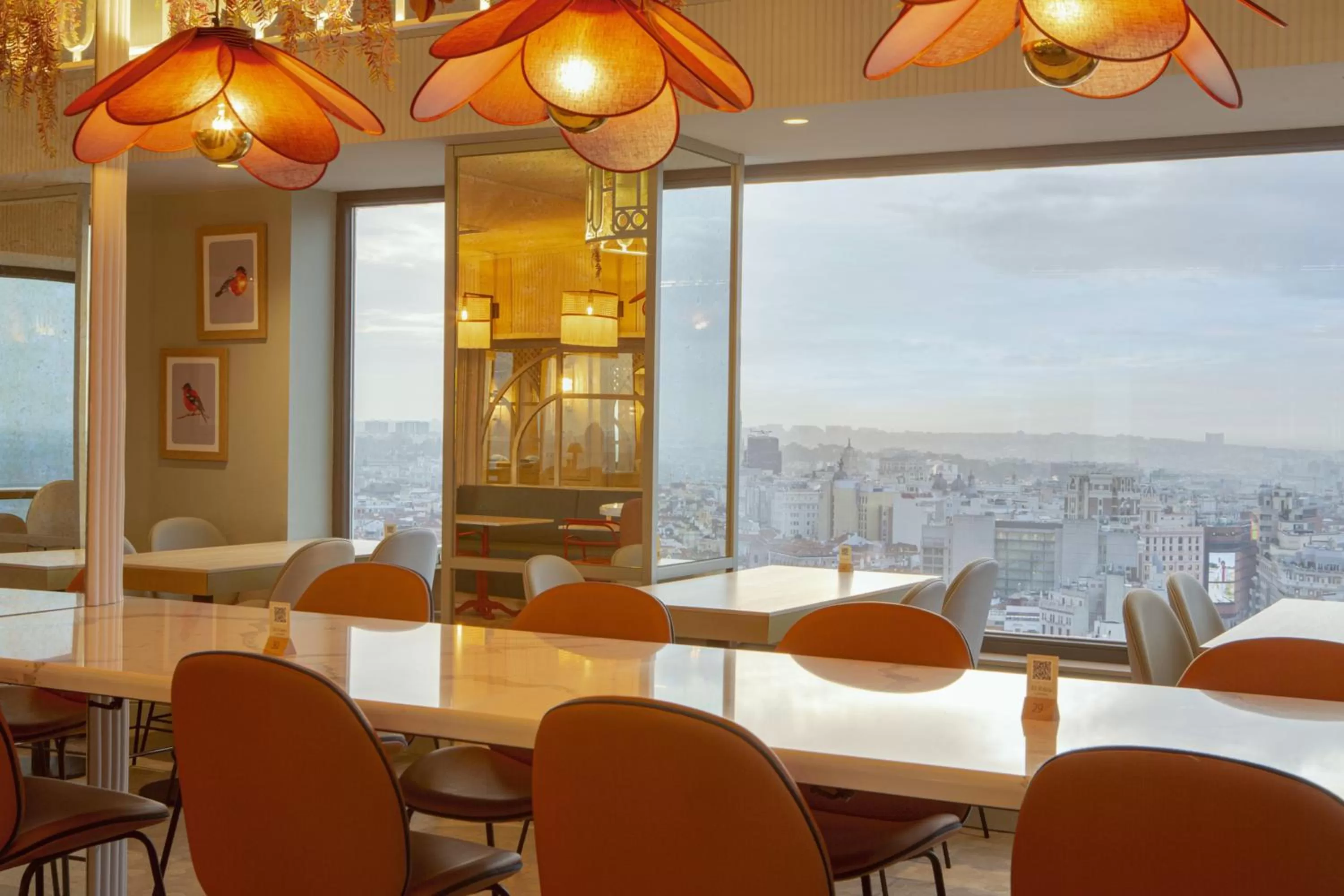 Restaurant/places to eat in Riu Plaza España