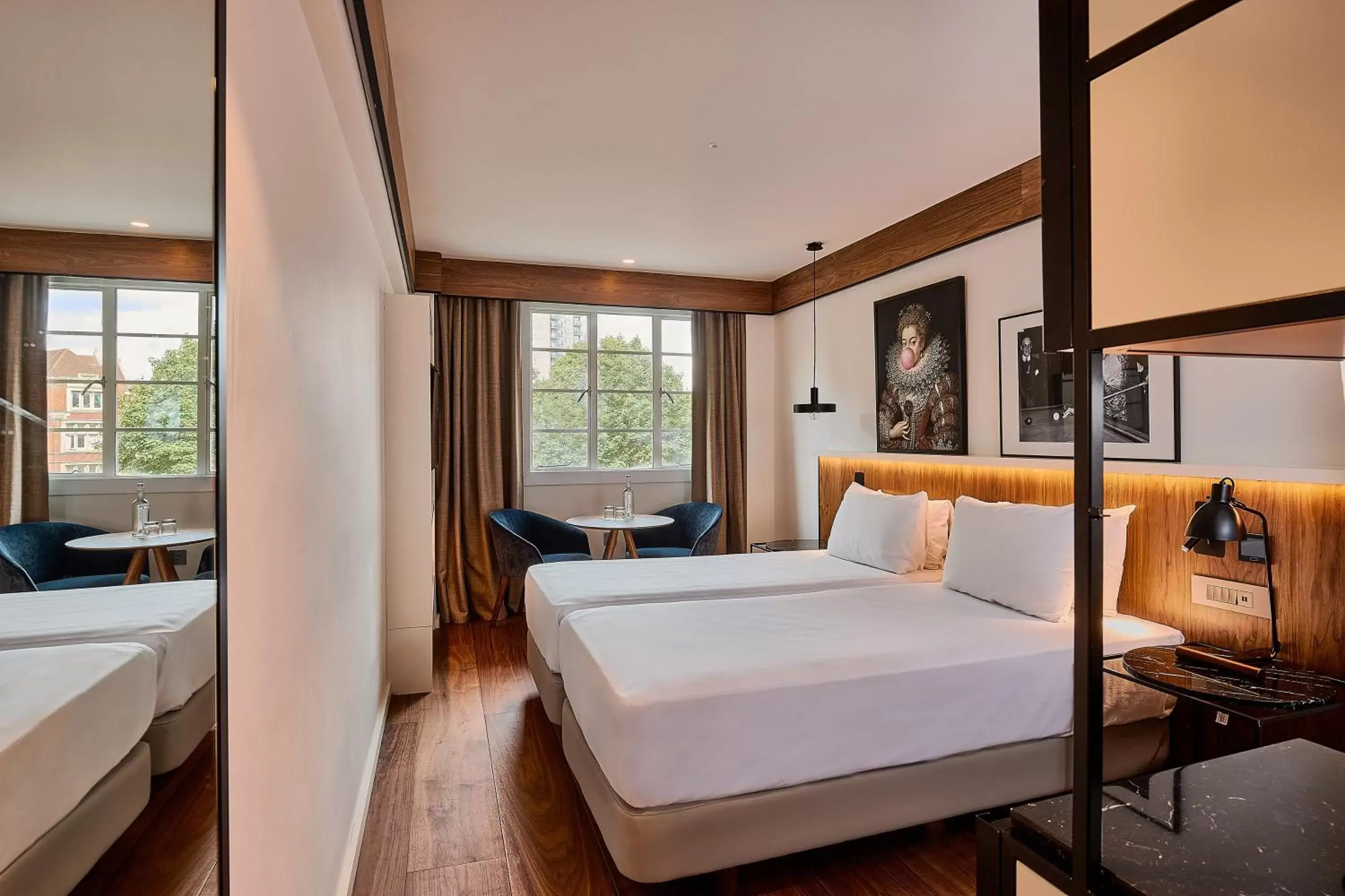 Deluxe Twin Room in Melia White House Hotel Deluxe Twin Room in Melia White House Hotel